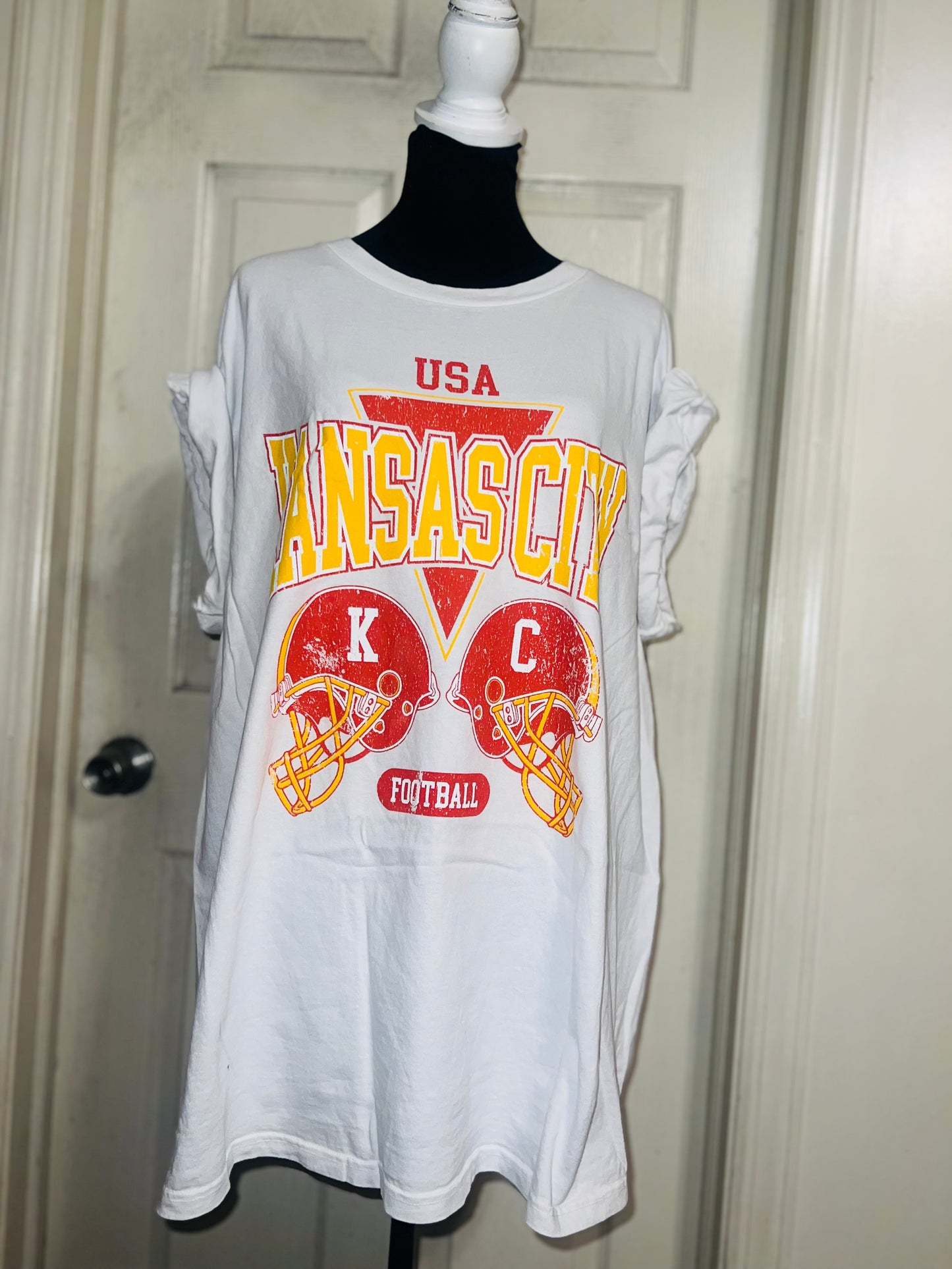 Kansas City Chiefs Oversized Distressed Tee