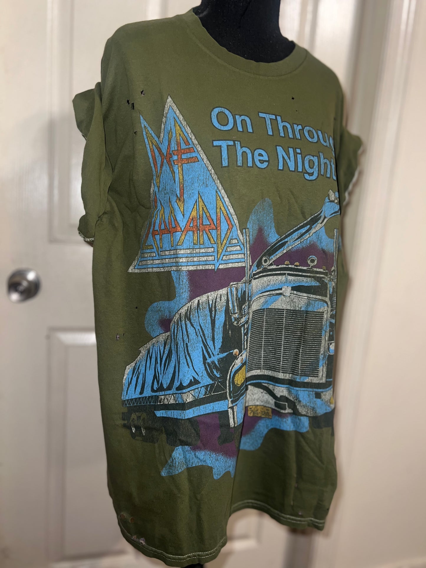 Def Leppard Oversized Distressed Tee