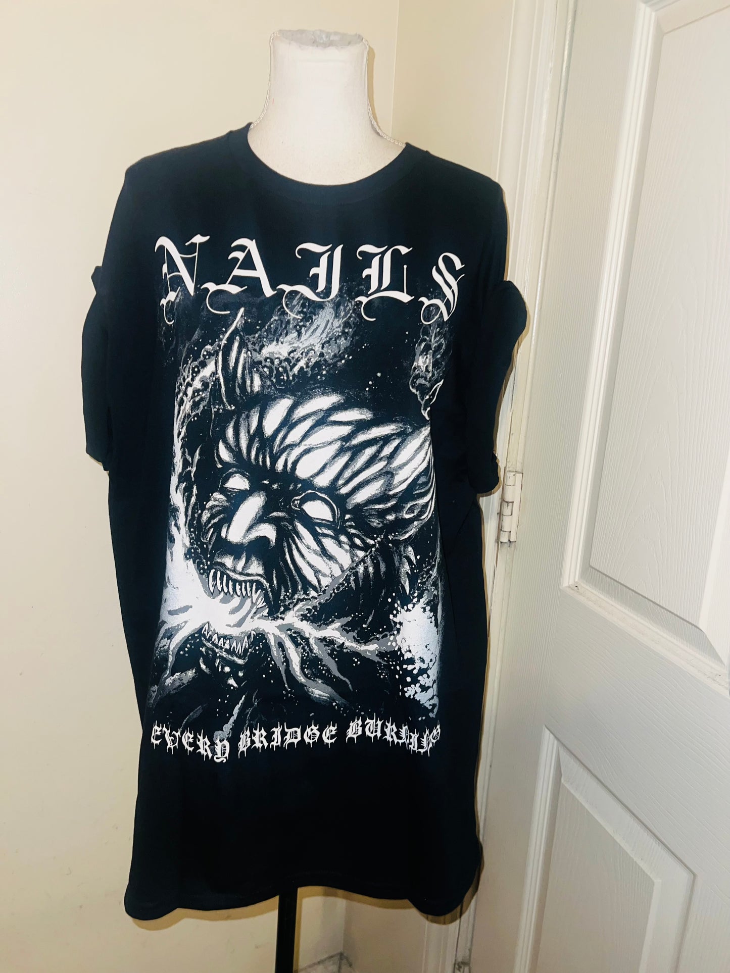 Nails Oversized Distressed Tee