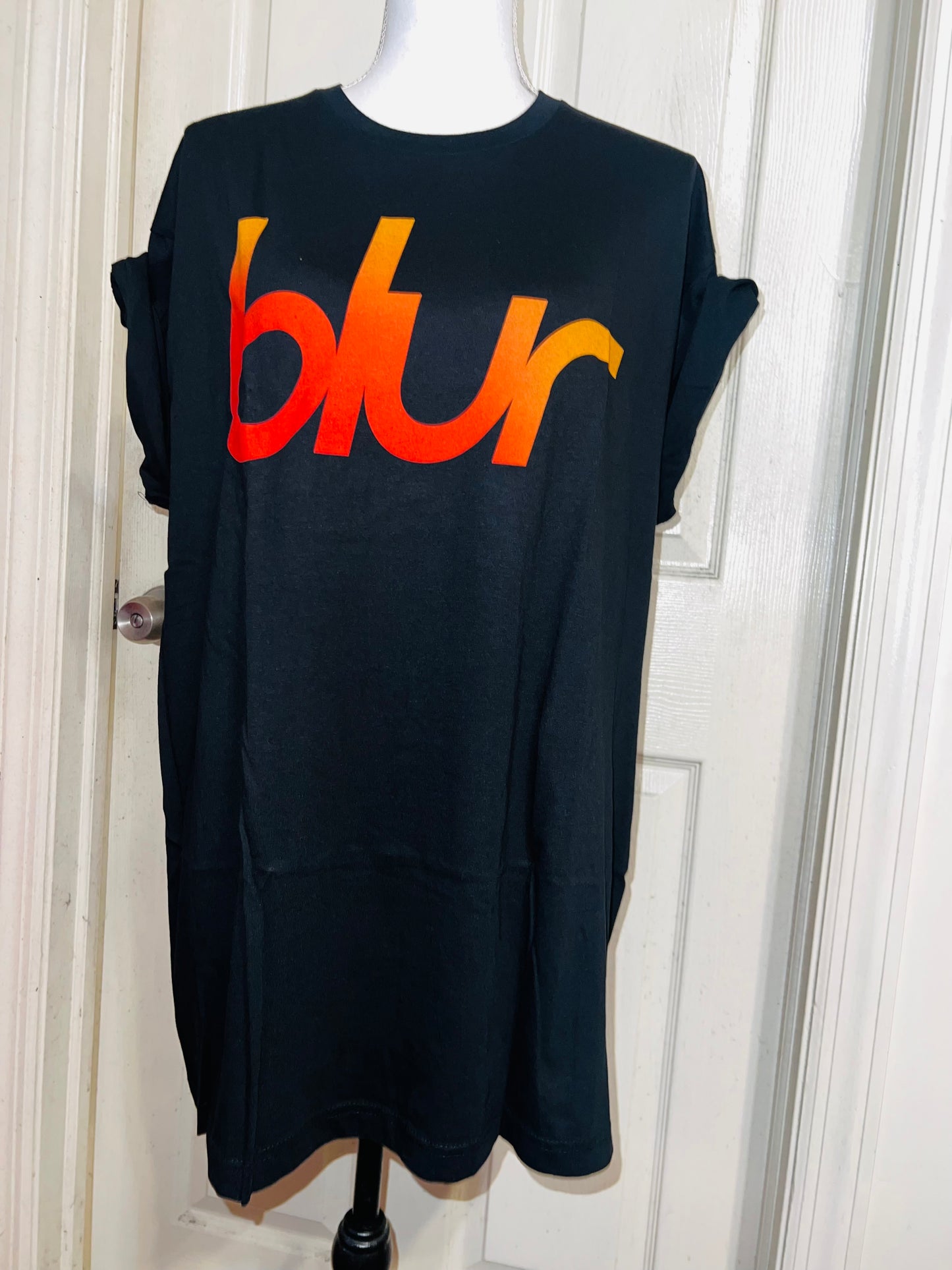 Blur Oversized Distressed Tee