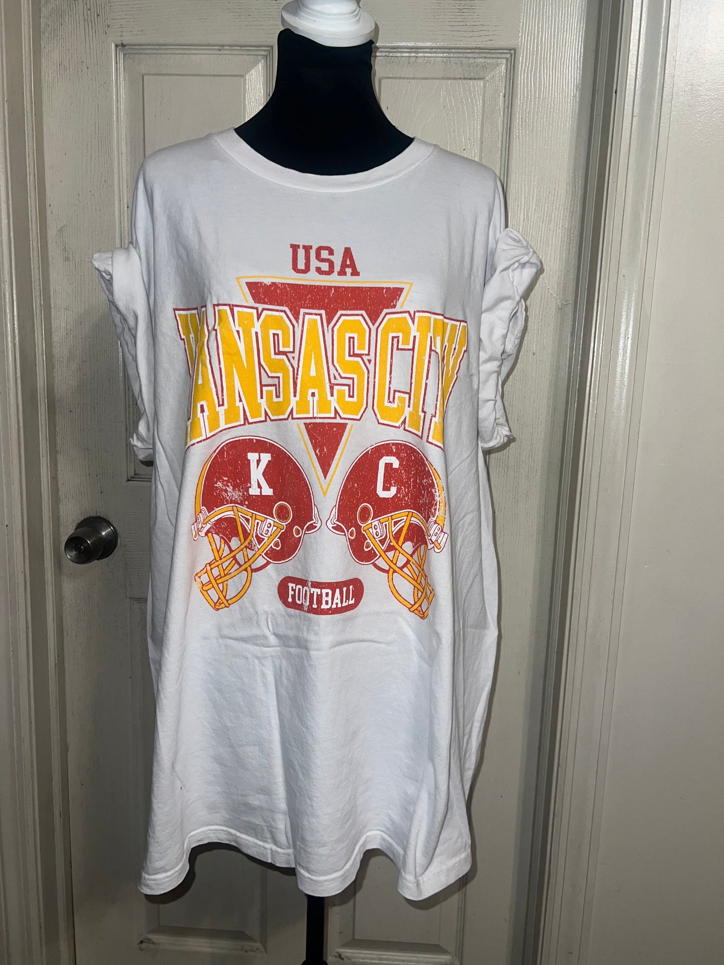Kansas City Chiefs Oversized Distressed Tee