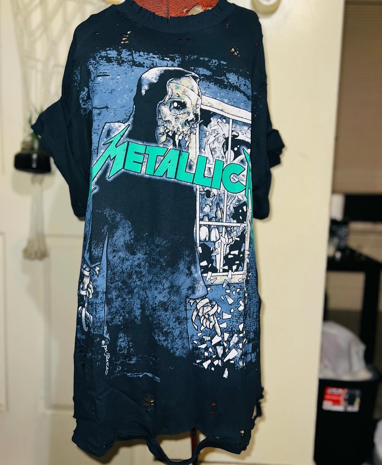 Metallica Oversized Distressed Tee