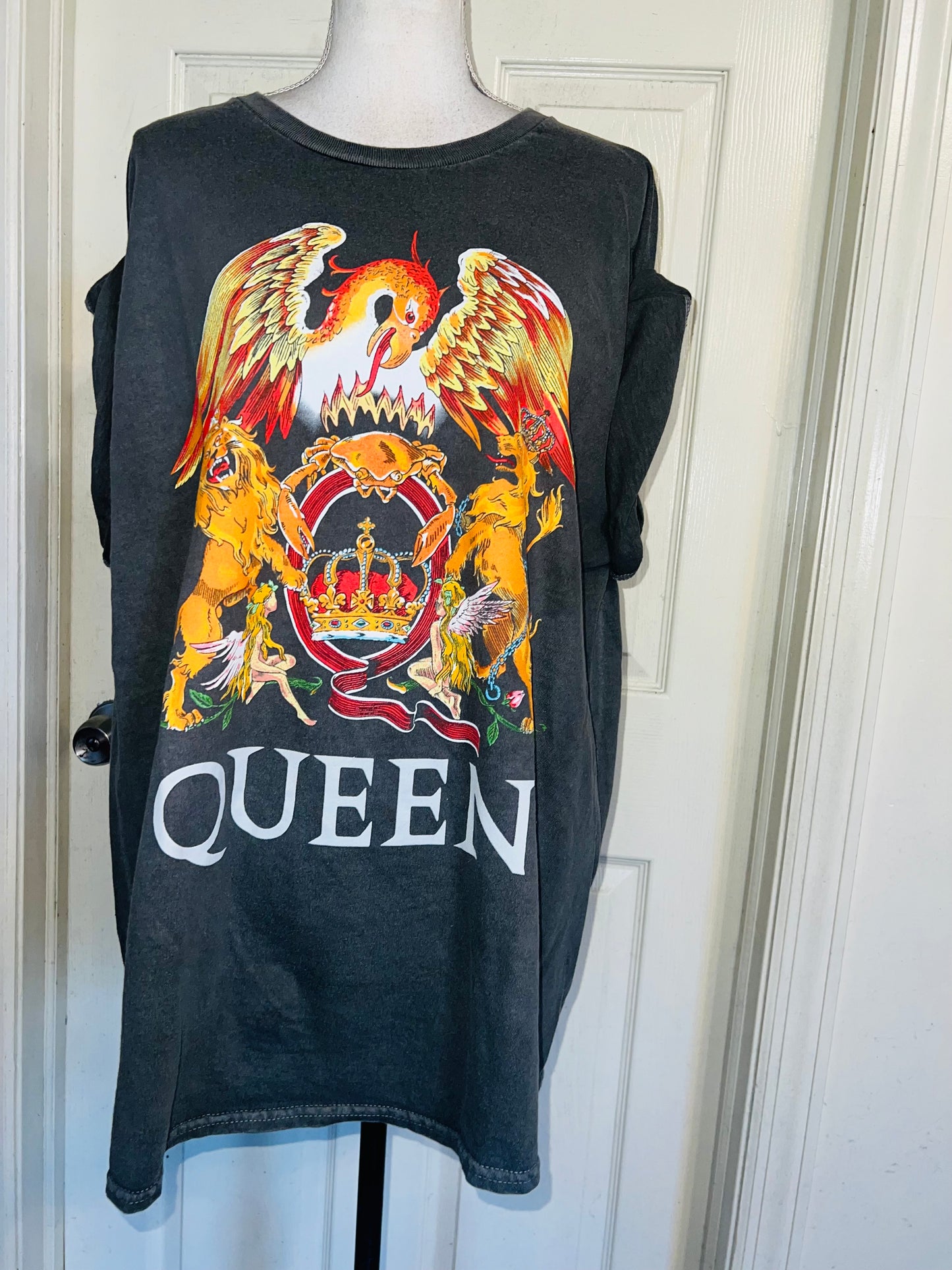 Queen Oversized Distressed Tee
