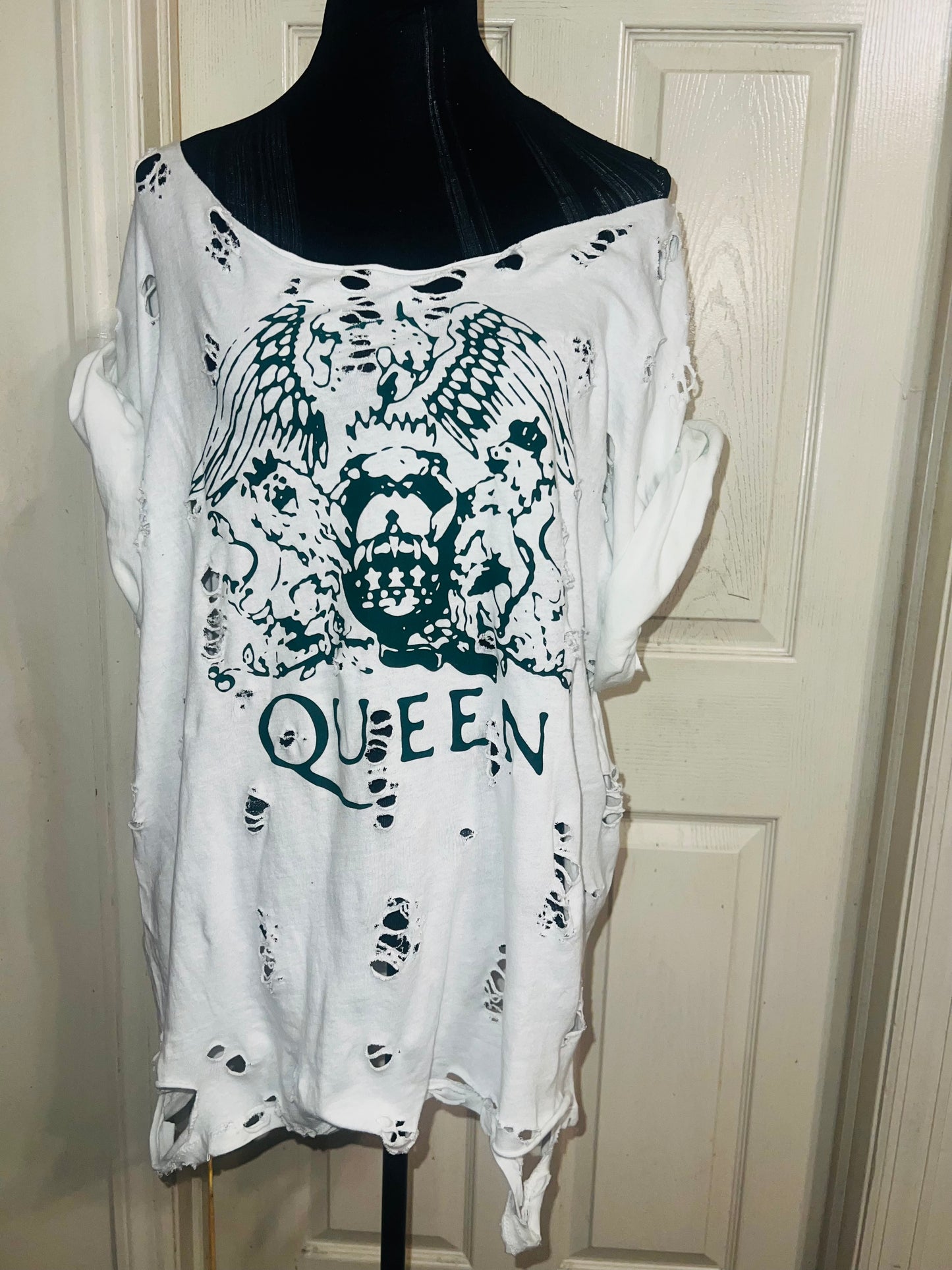 Queen Oversized Distressed Tee