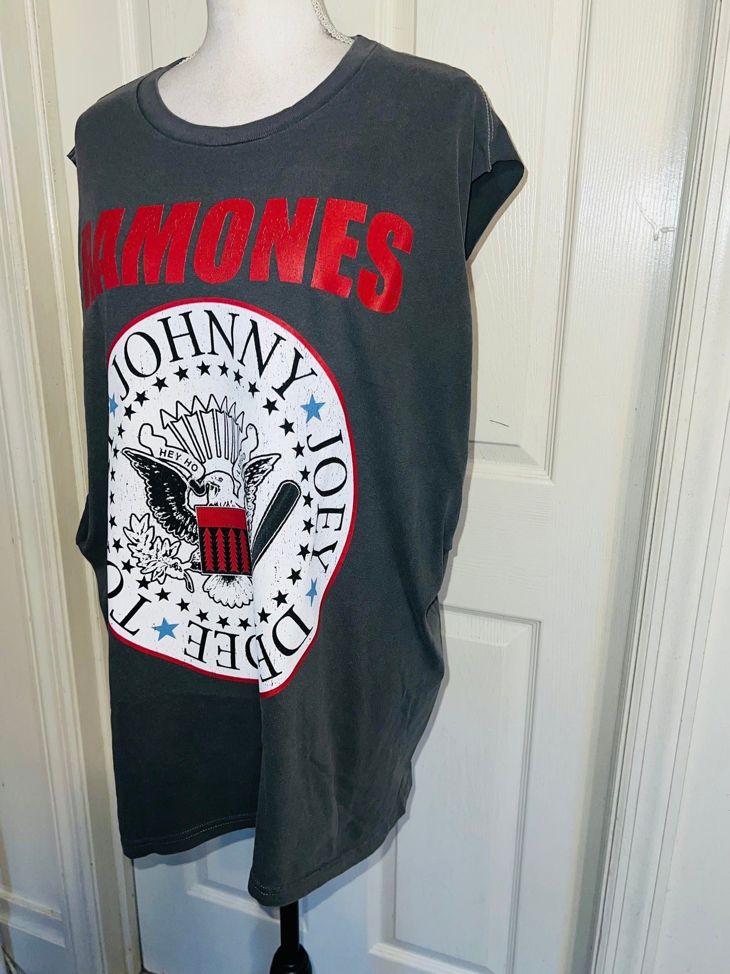 Ramones Oversized Double Oversized Distressed Tann