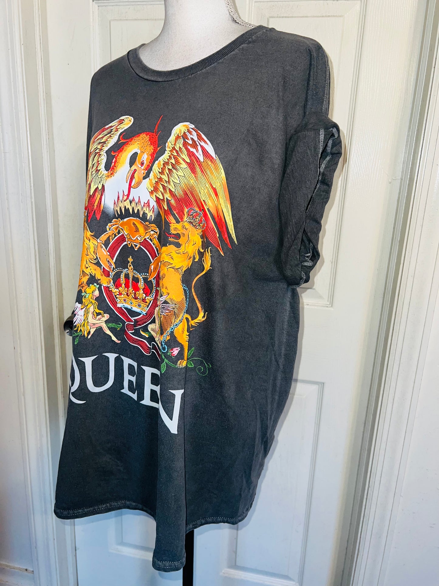 Queen Oversized Distressed Tee