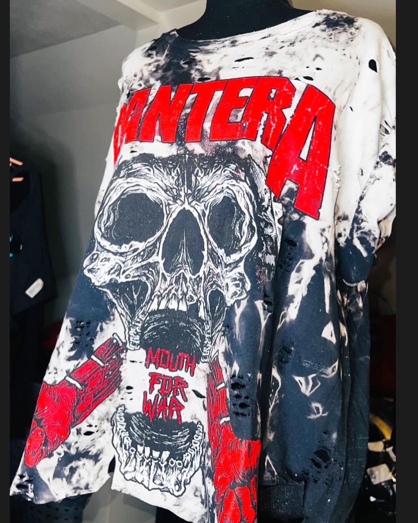 Pantera Oversized Distressed Tee on