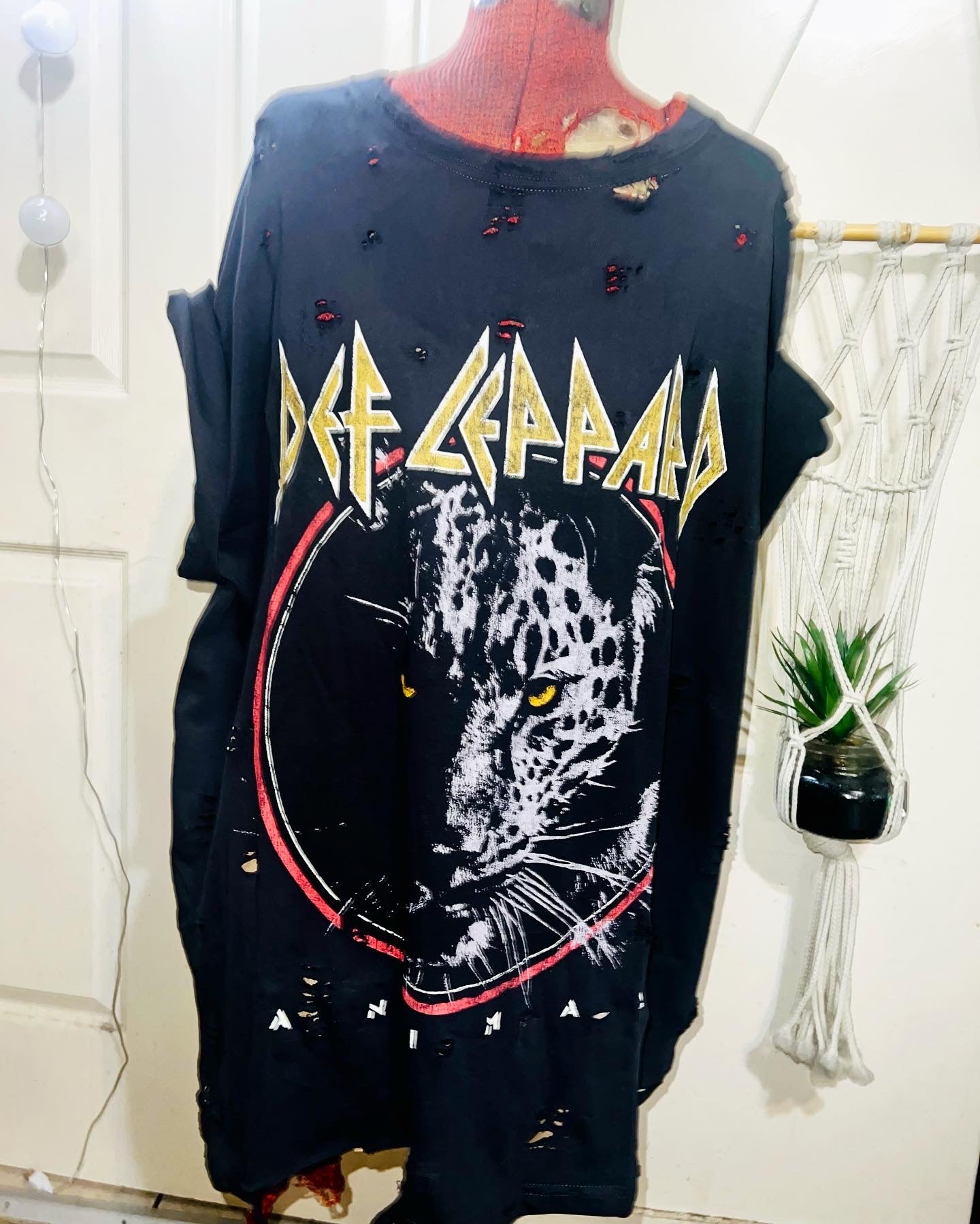 Def Leppard Animal Oversized Tee