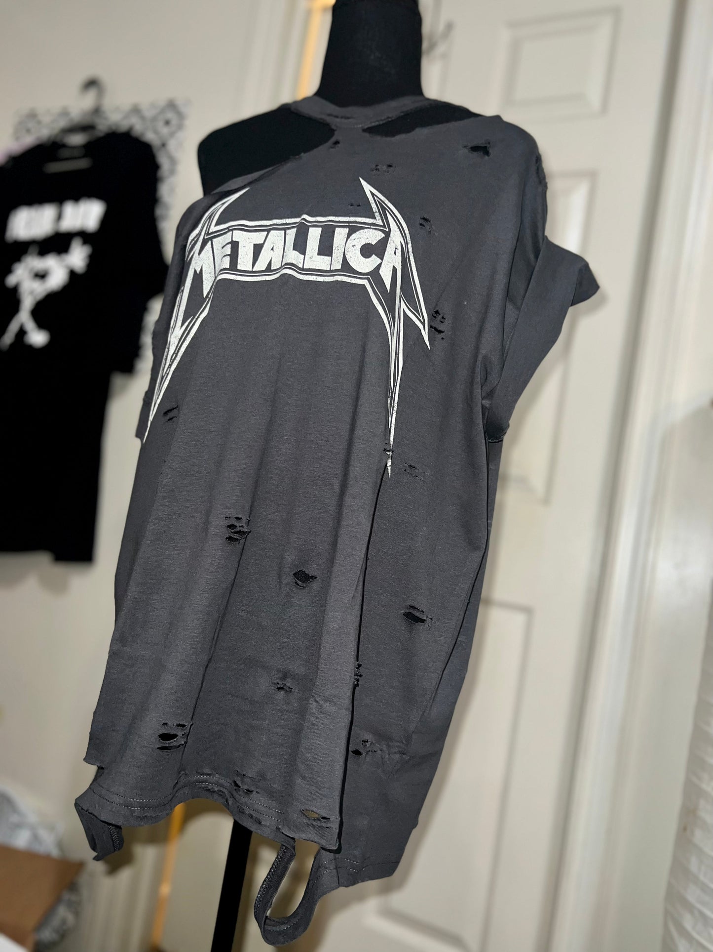 Metallica Oversized Distressed Tee