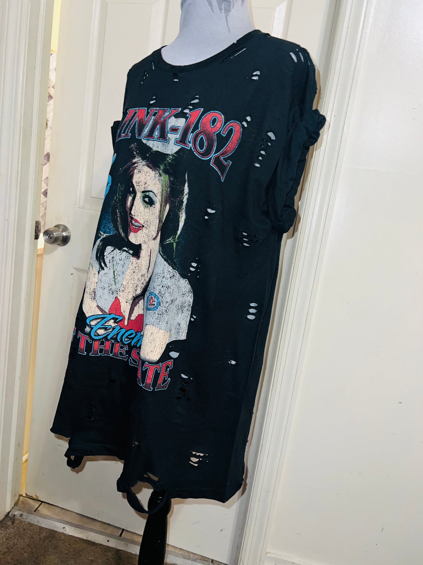 Blink 182 Oversized Distressed Tee