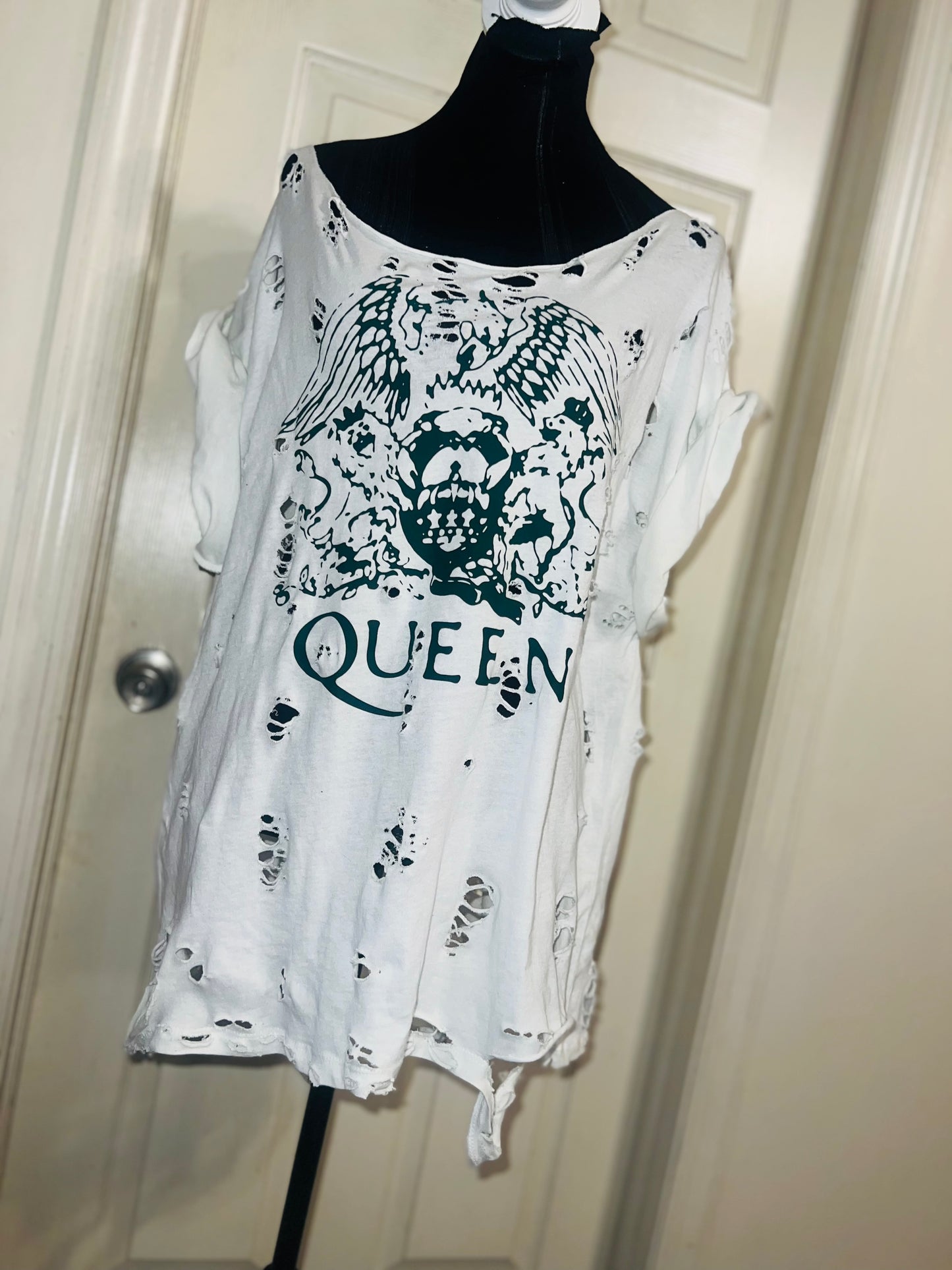 Queen Oversized Distressed Tee
