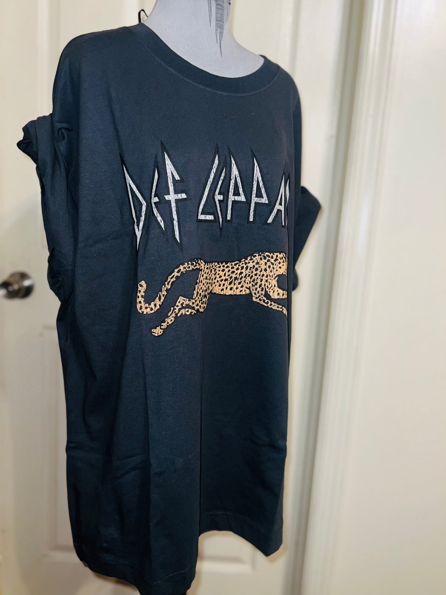 Def Leppard Oversized Distressed Tee