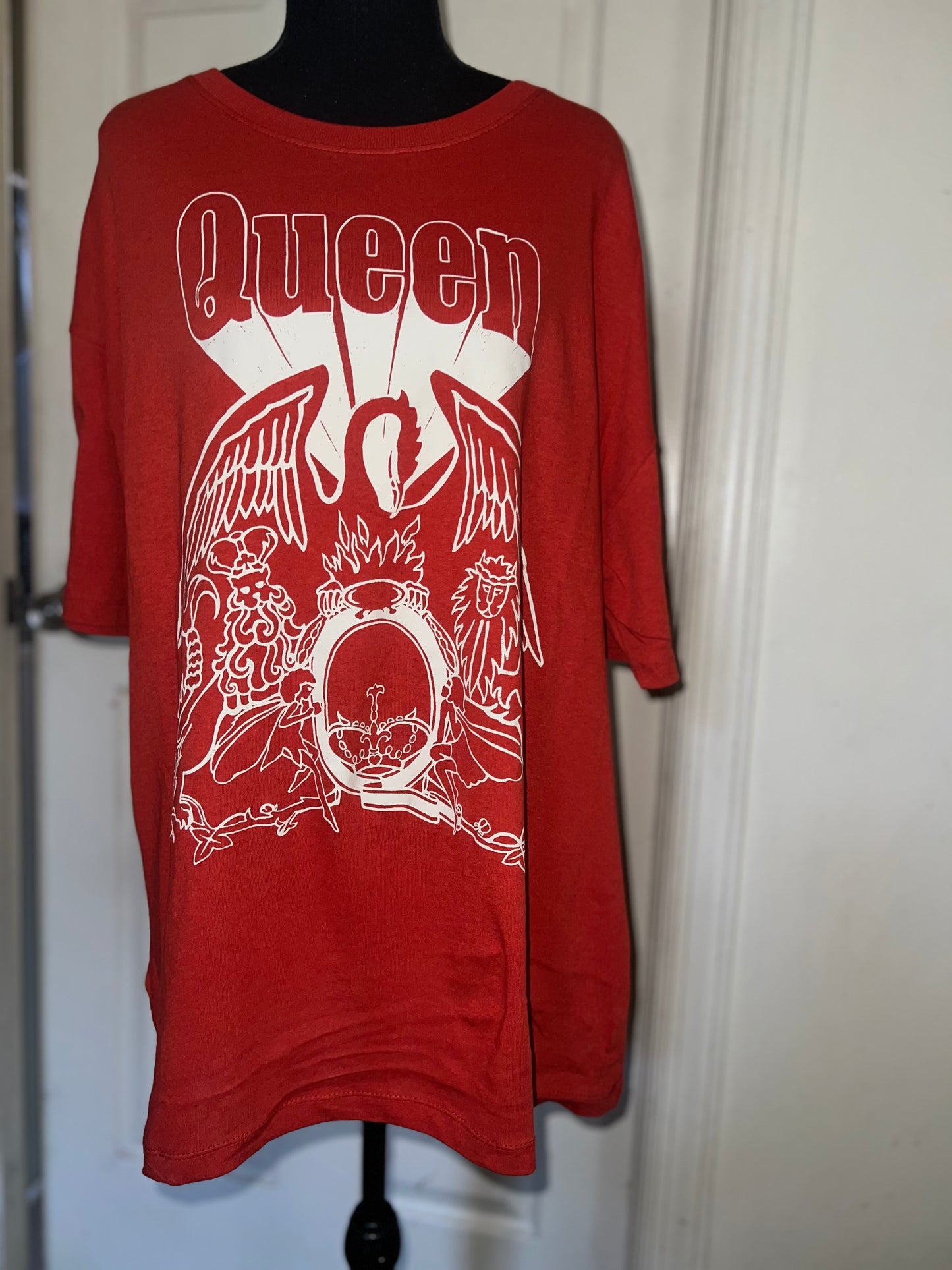Queen Oversized Distressed Tee