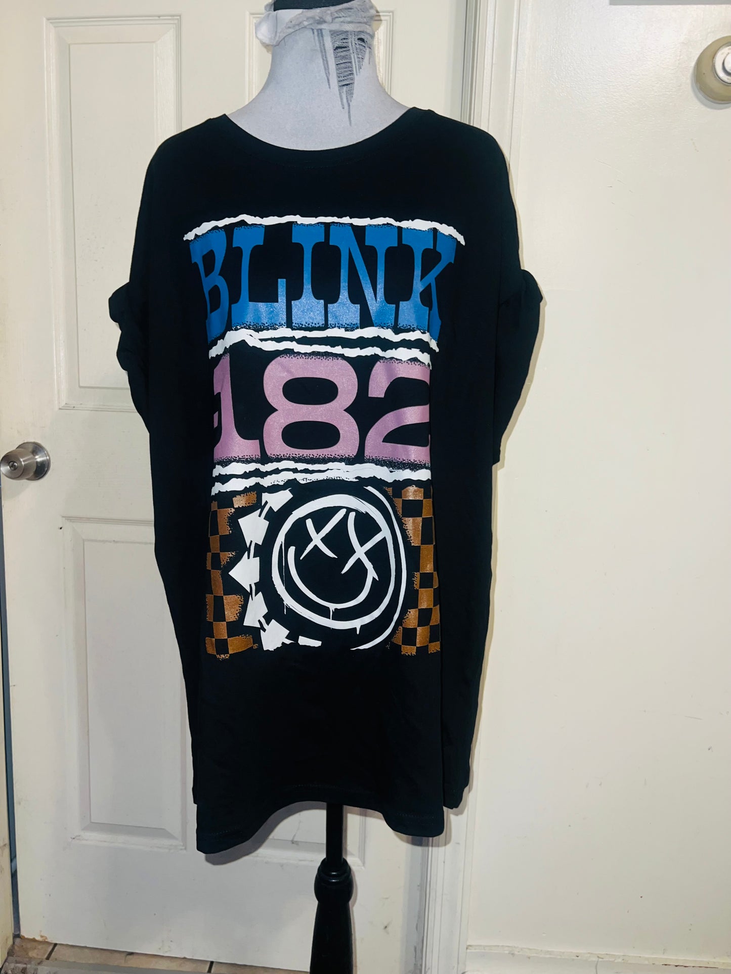 Blink 182 Oversized Distressed Tee