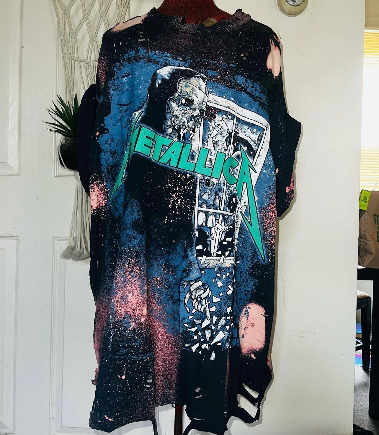 Metallica Oversized Distressed Tee