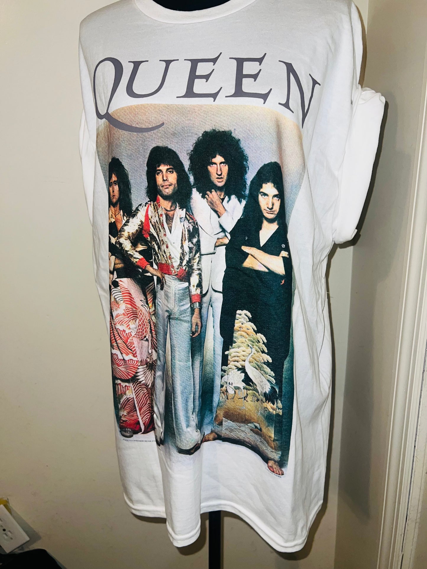 Queen Oversized Distressed Tee