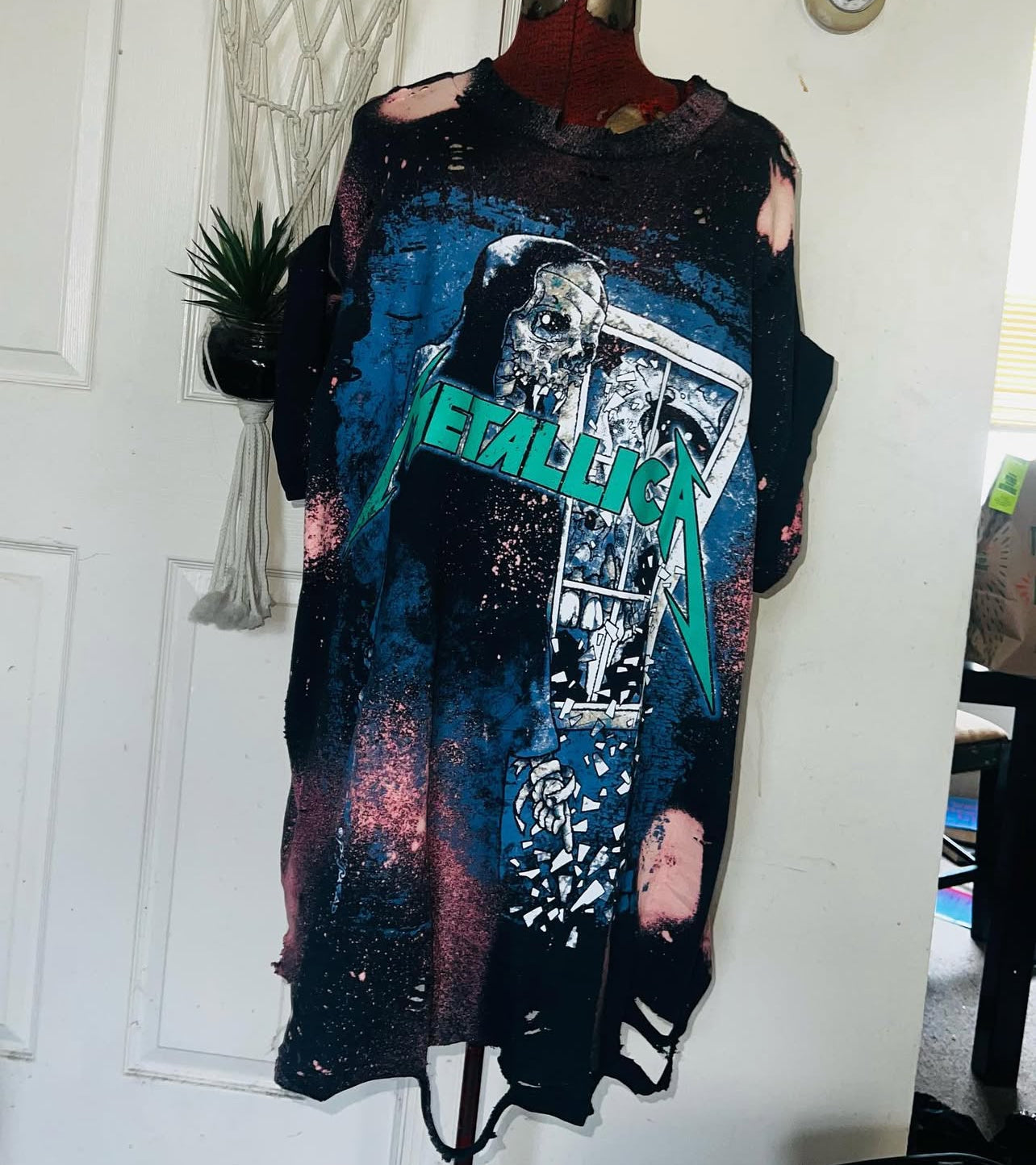 Metallica Oversized Distressed Tee