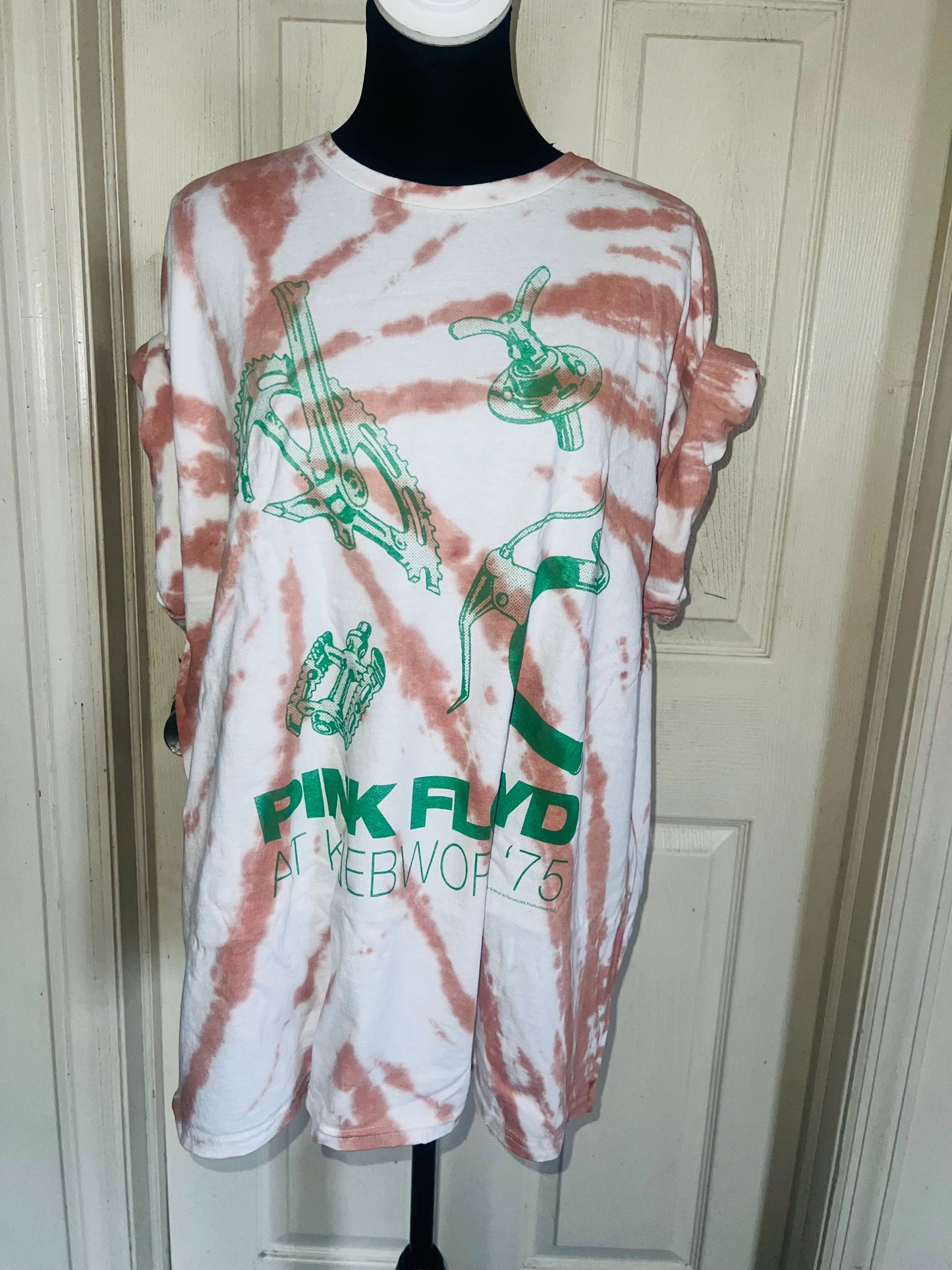 Pink Floyd Oversized Distressed Tee