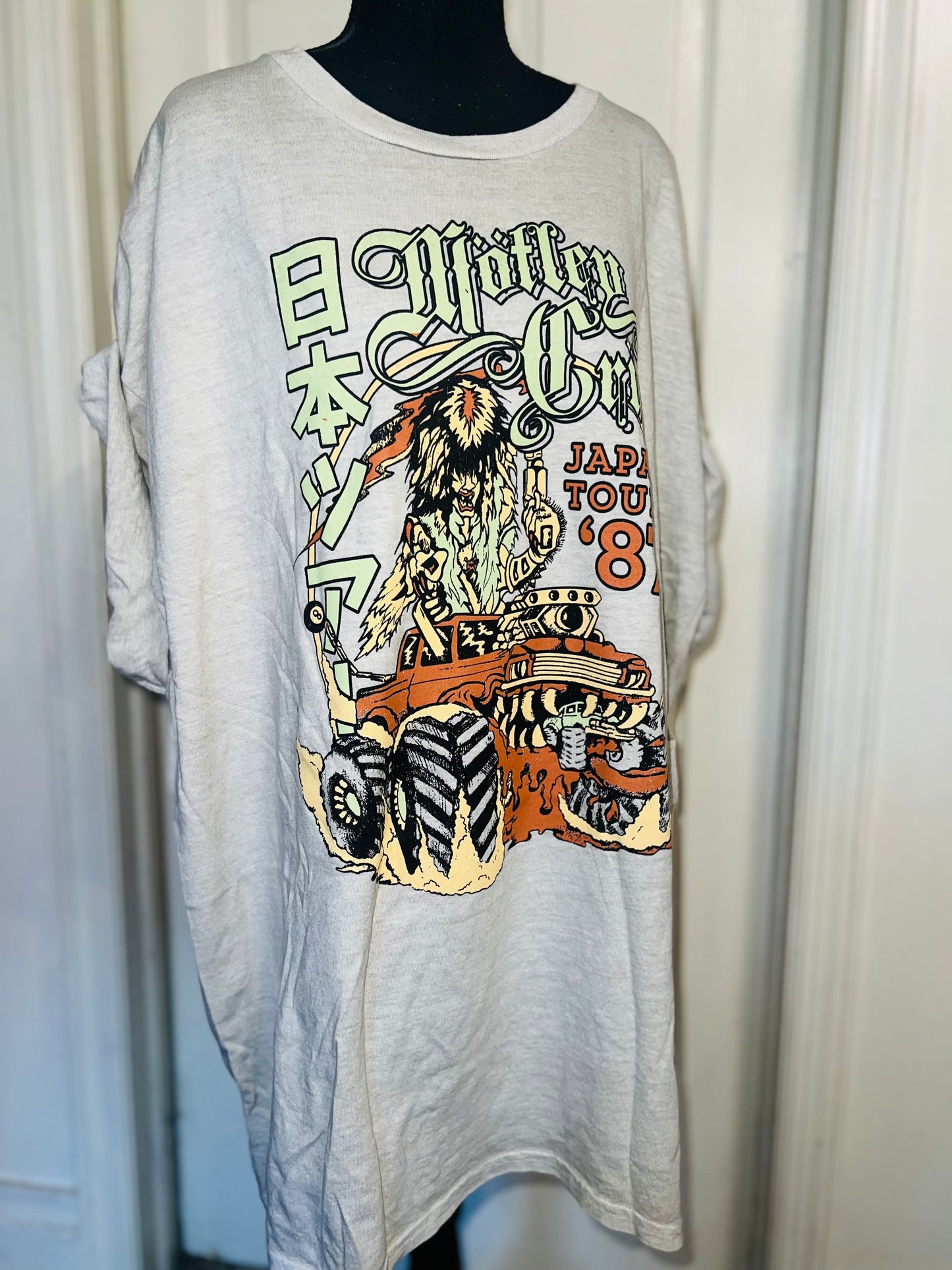 Motley Crue Oversized Distressed Tee