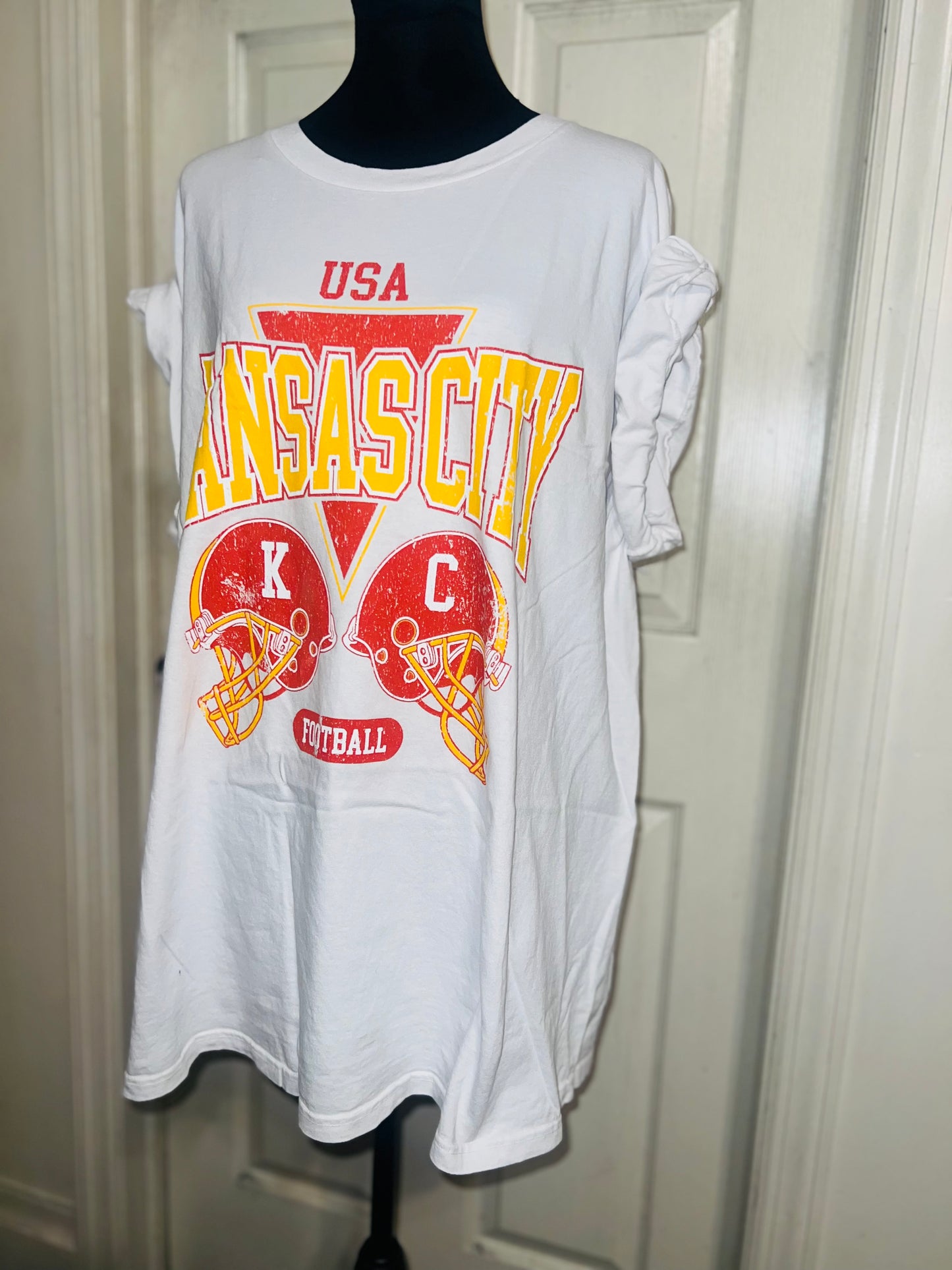 Kansas City Chiefs Oversized Distressed Tee