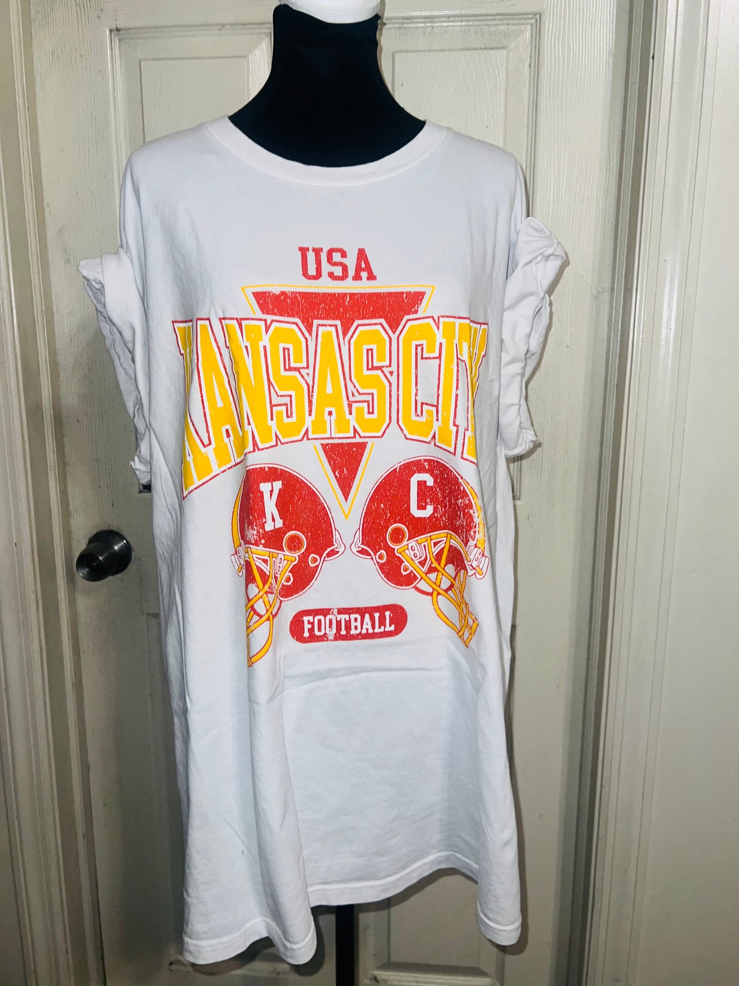 Kansas City Chiefs Oversized Distressed Tee