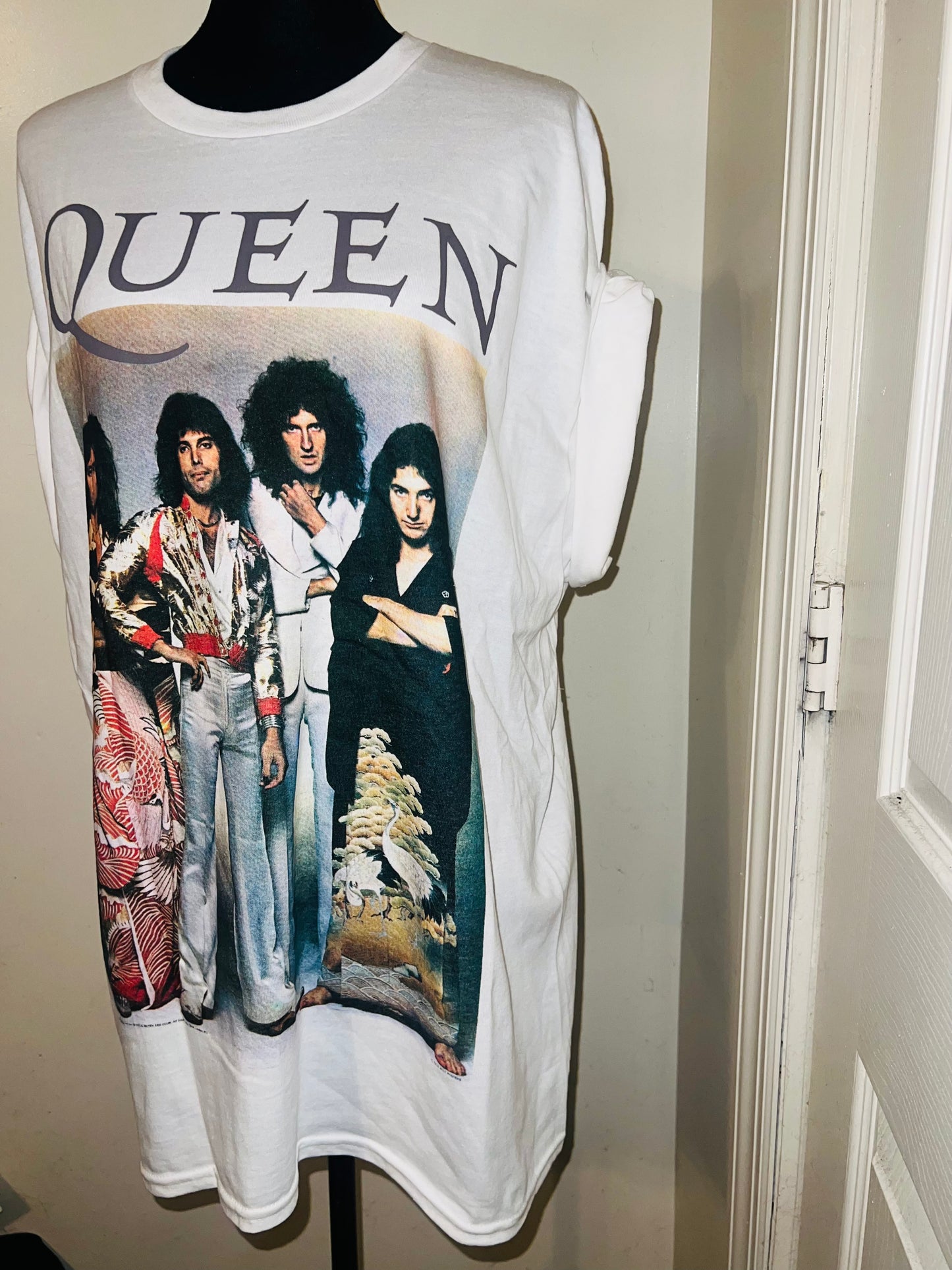 Queen Oversized Distressed Tee
