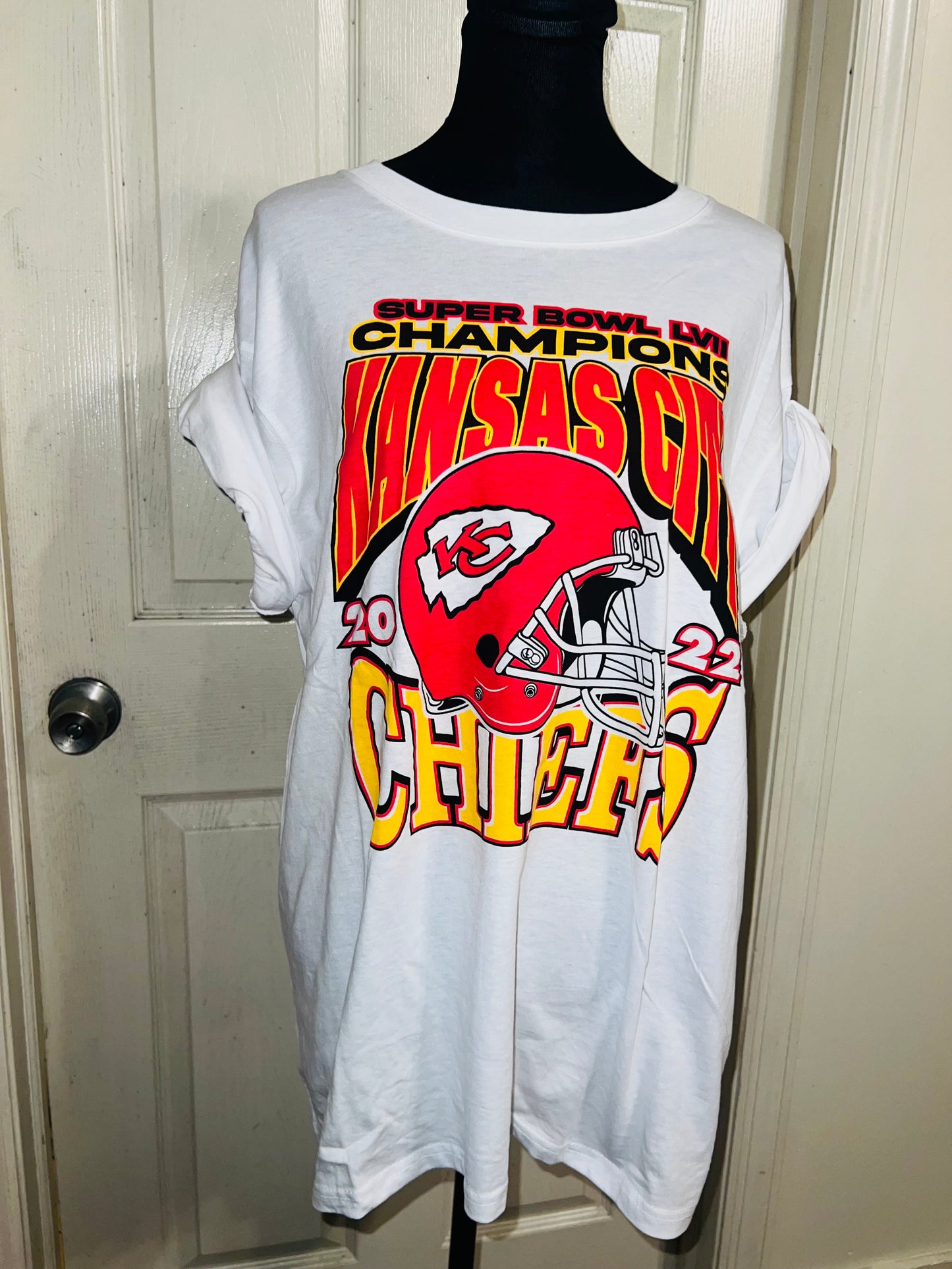 Kansas City Chiefs Oversized Distressed Tee
