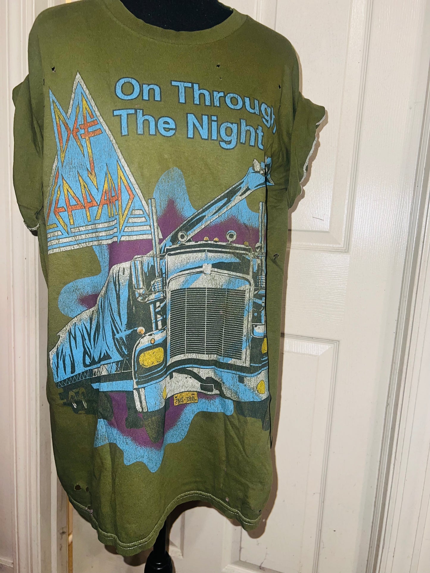 Def Leppard Oversized Distressed Tee