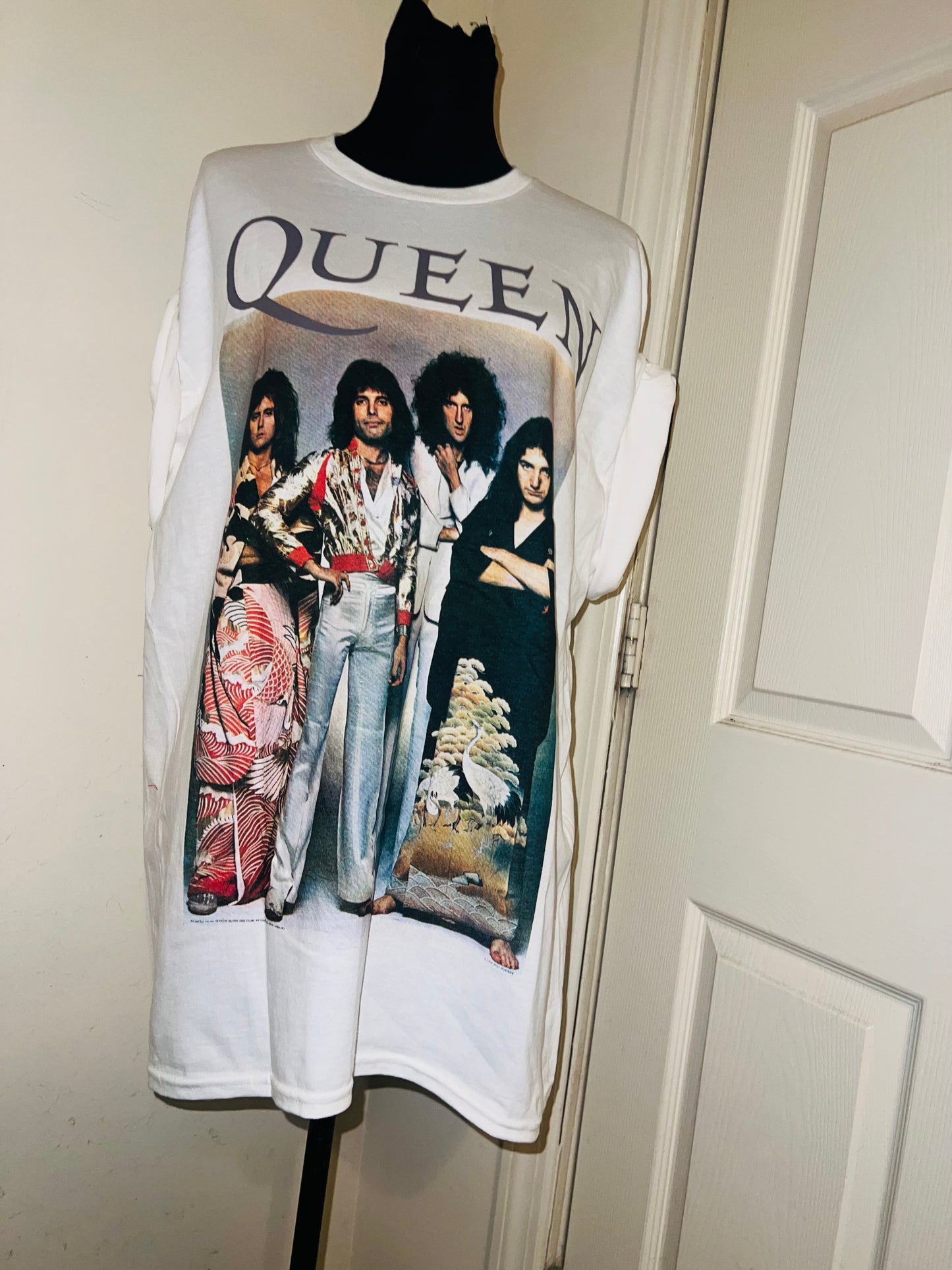Queen Oversized Distressed Tee