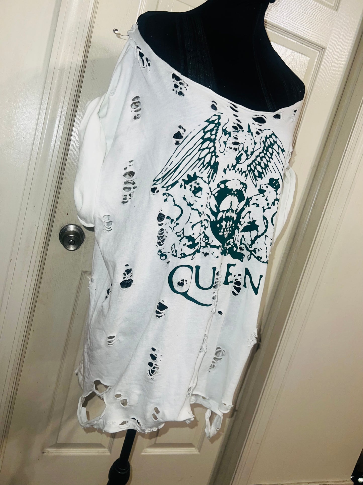 Queen Oversized Distressed Tee