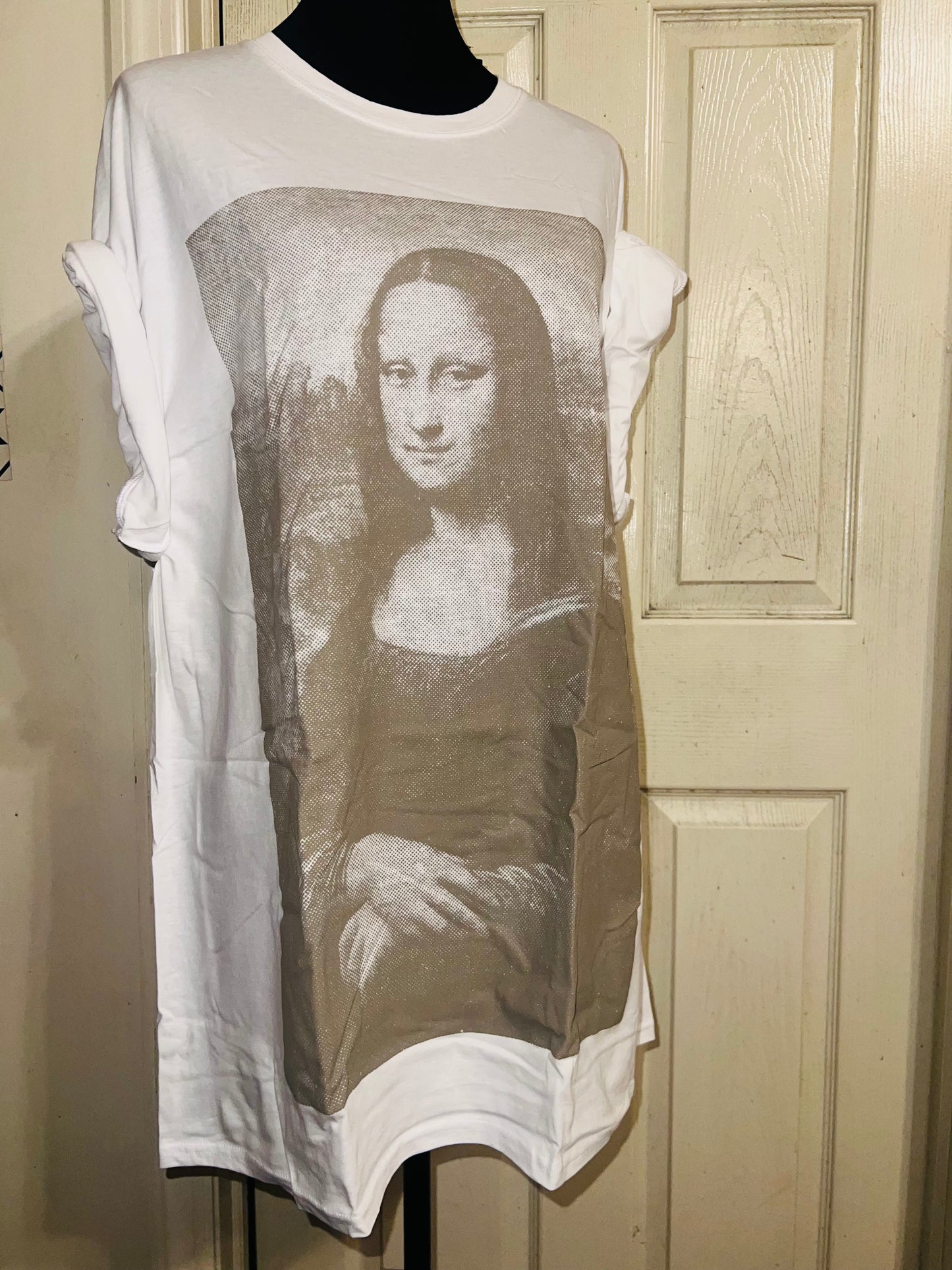 Mona Lisa Oversized Distressed Tee