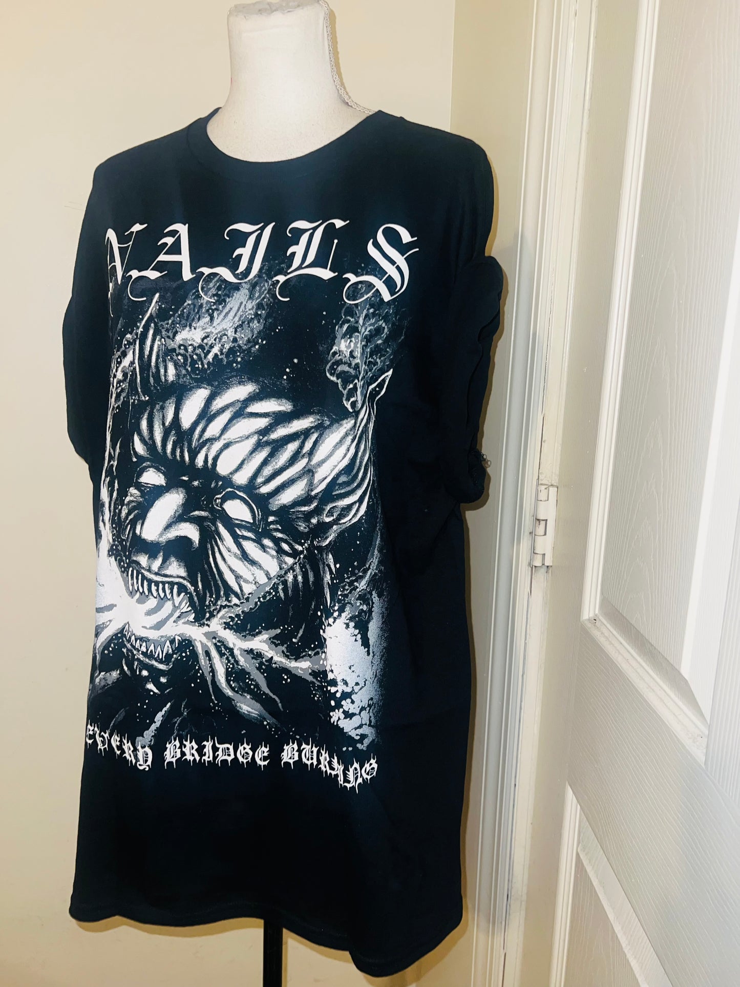 Nails Oversized Distressed Tee