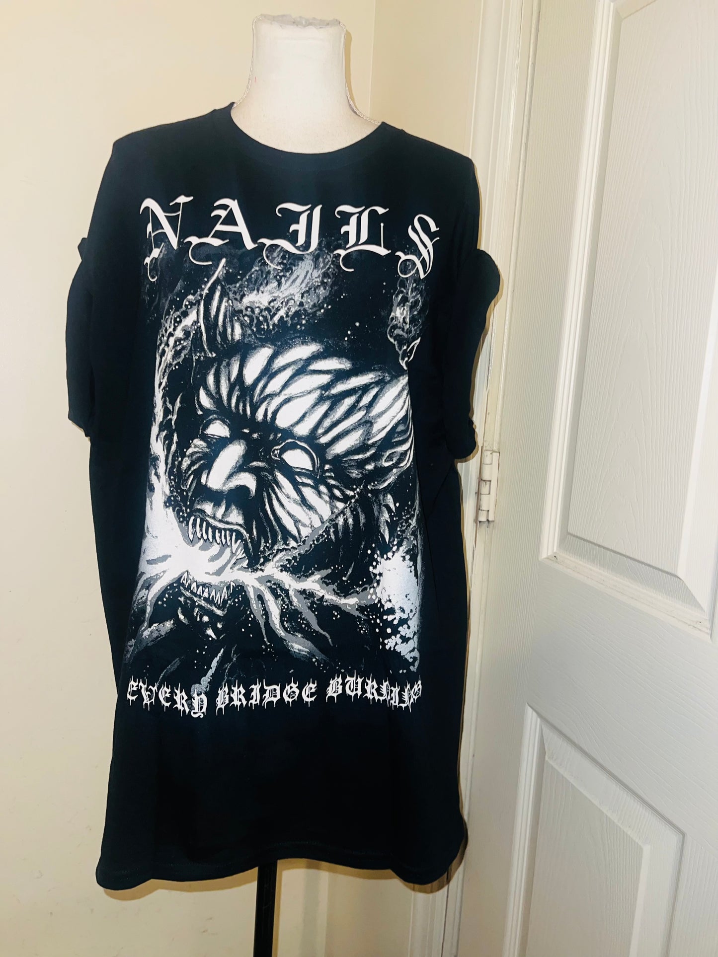 Nails Oversized Distressed Tee