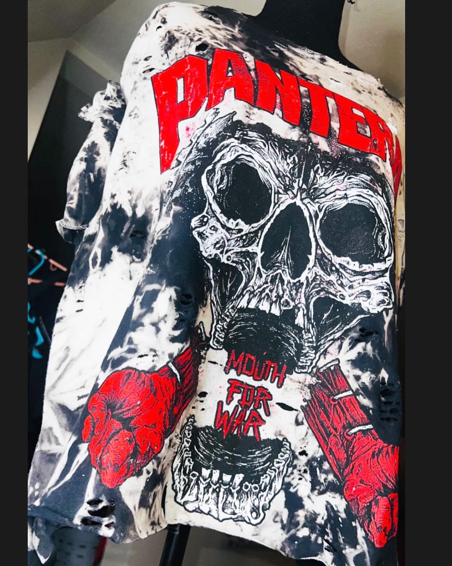Pantera Oversized Distressed Tee on