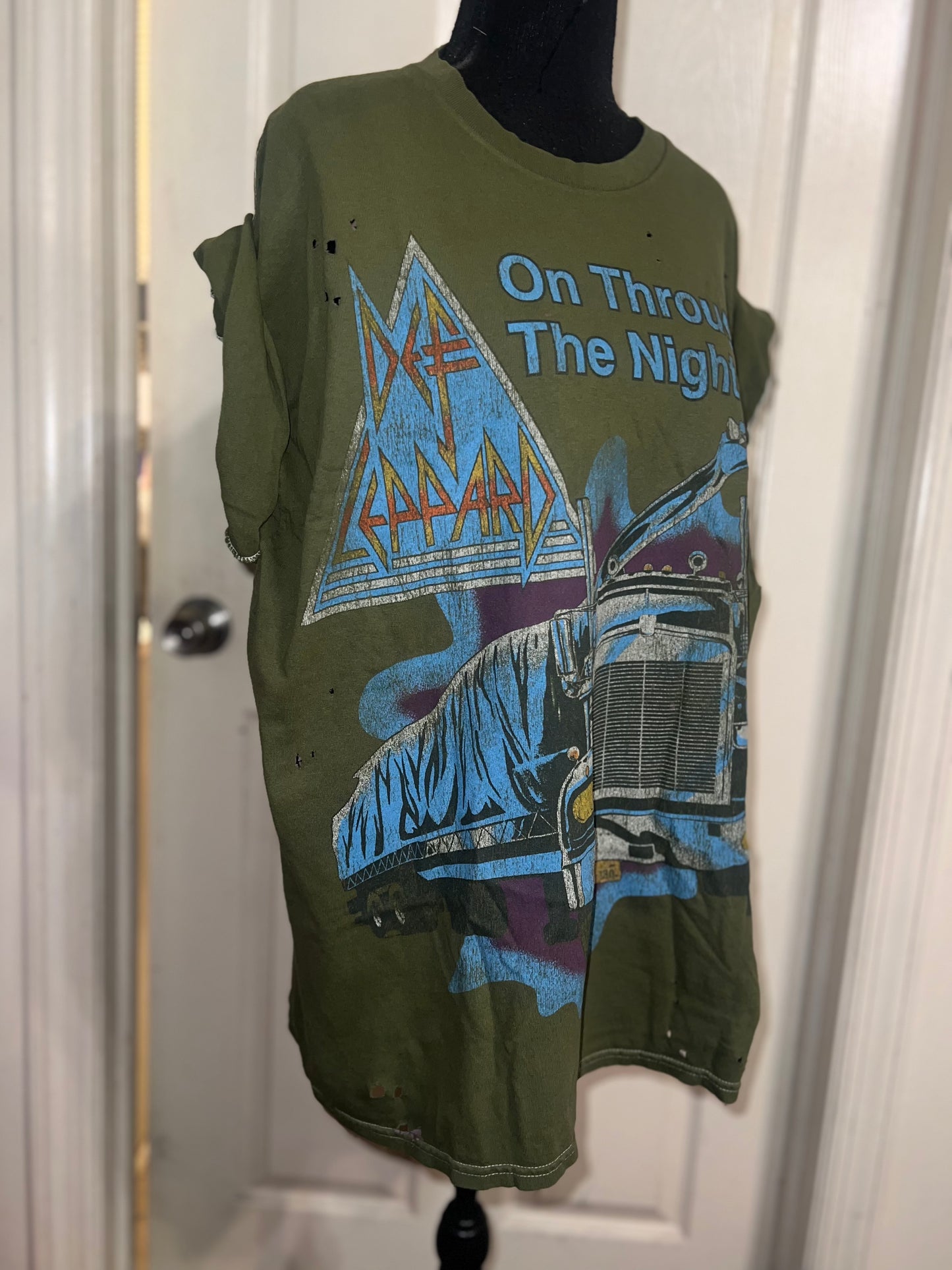 Def Leppard Oversized Distressed Tee