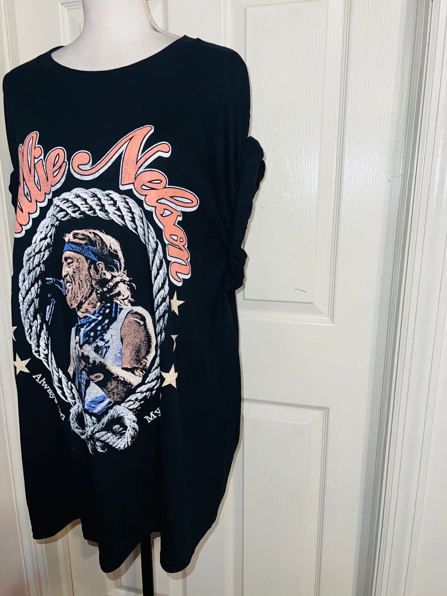 Willie Nelson Oversized Distressed Tee
