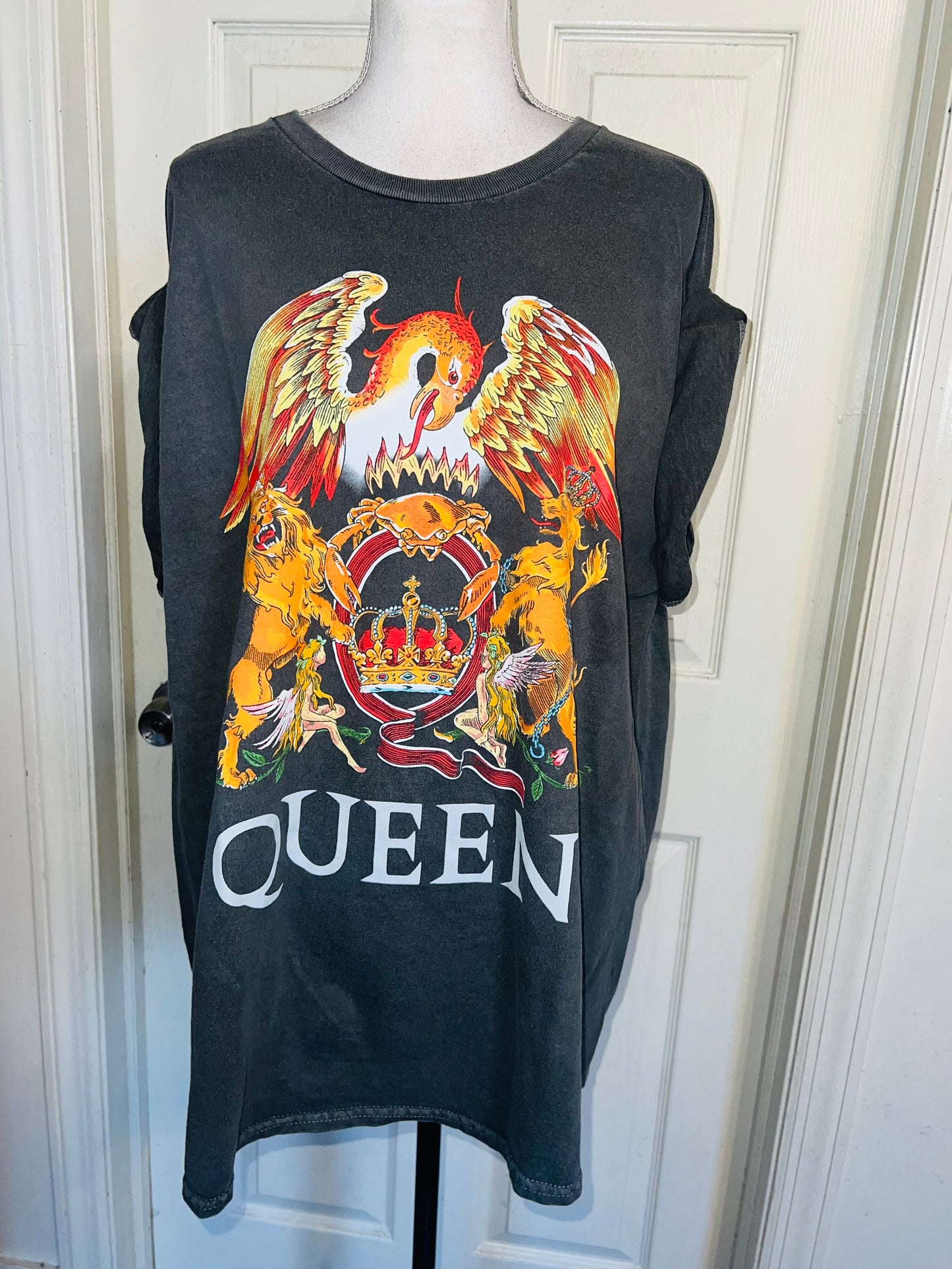 Queen Oversized Distressed Tee
