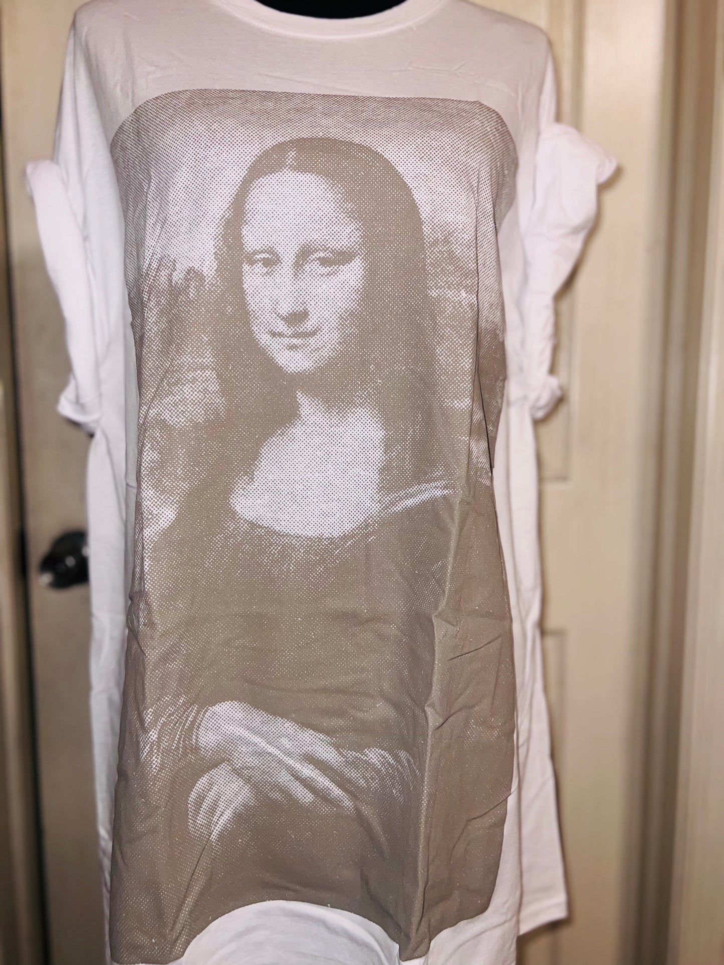 Mona Lisa Oversized Distressed Tee