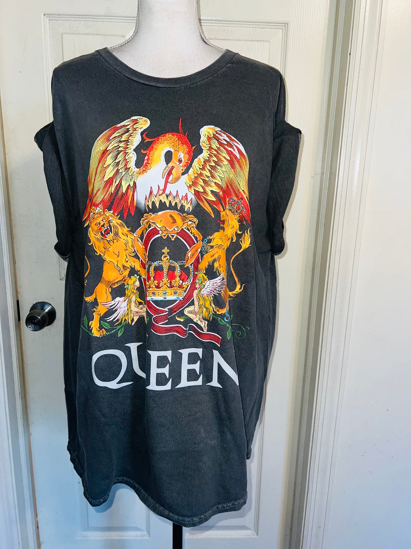 Queen Oversized Distressed Tee