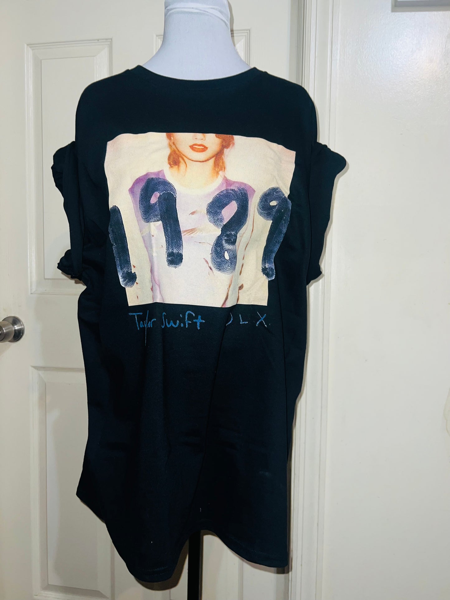 Taylor Swift 1989 Oversized Distressed Tee