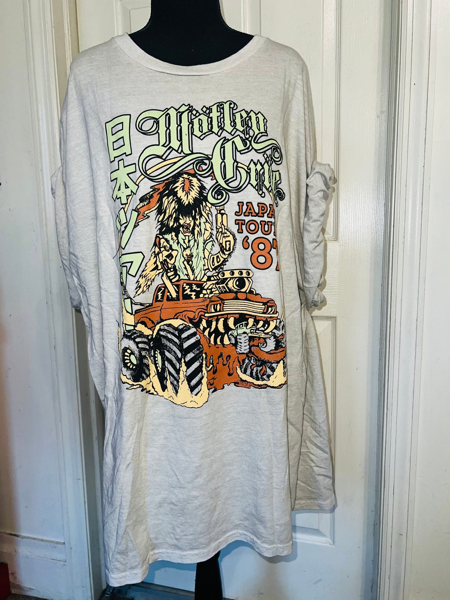 Motley Crue Oversized Distressed Tee