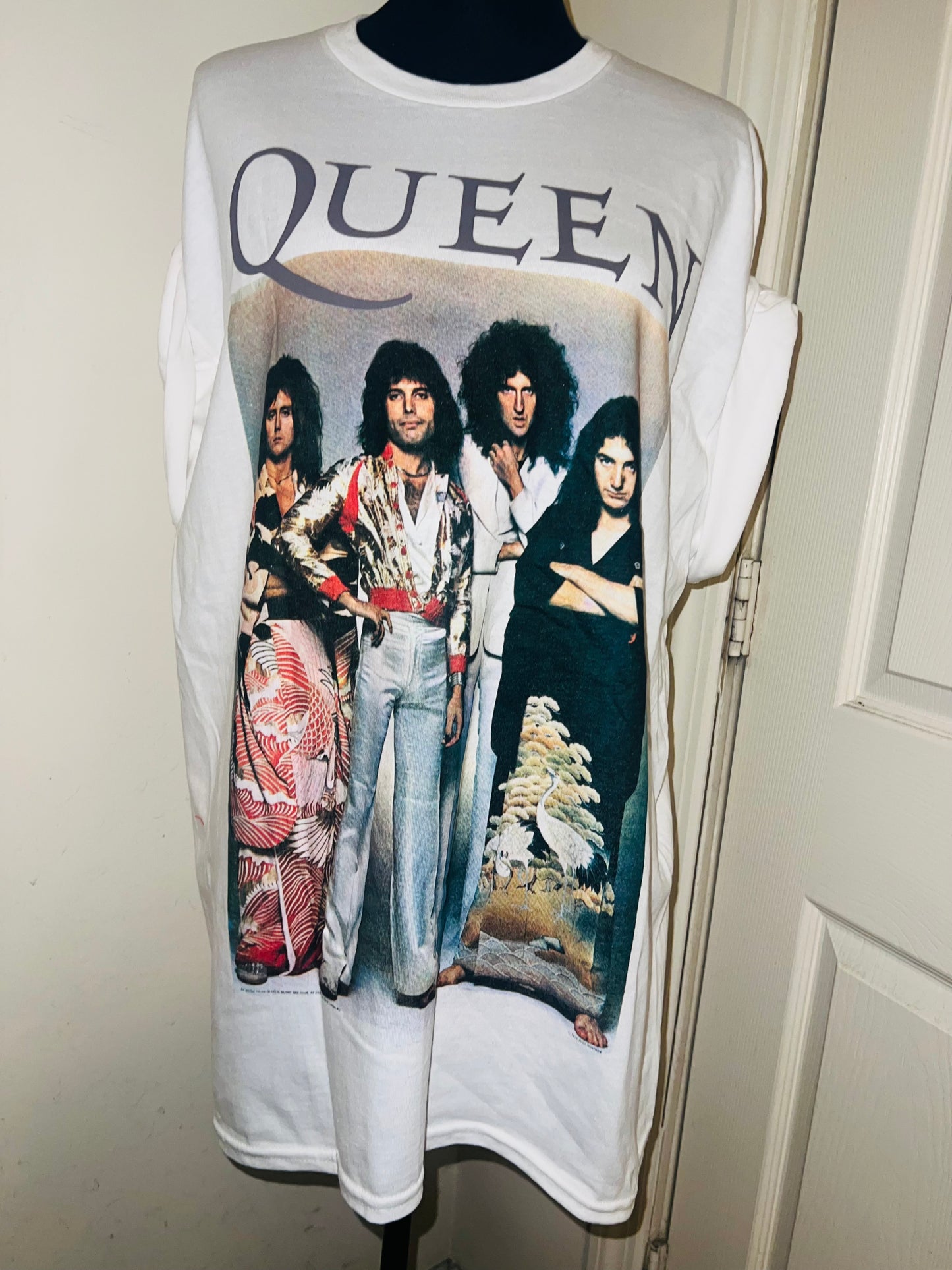 Queen Oversized Distressed Tee