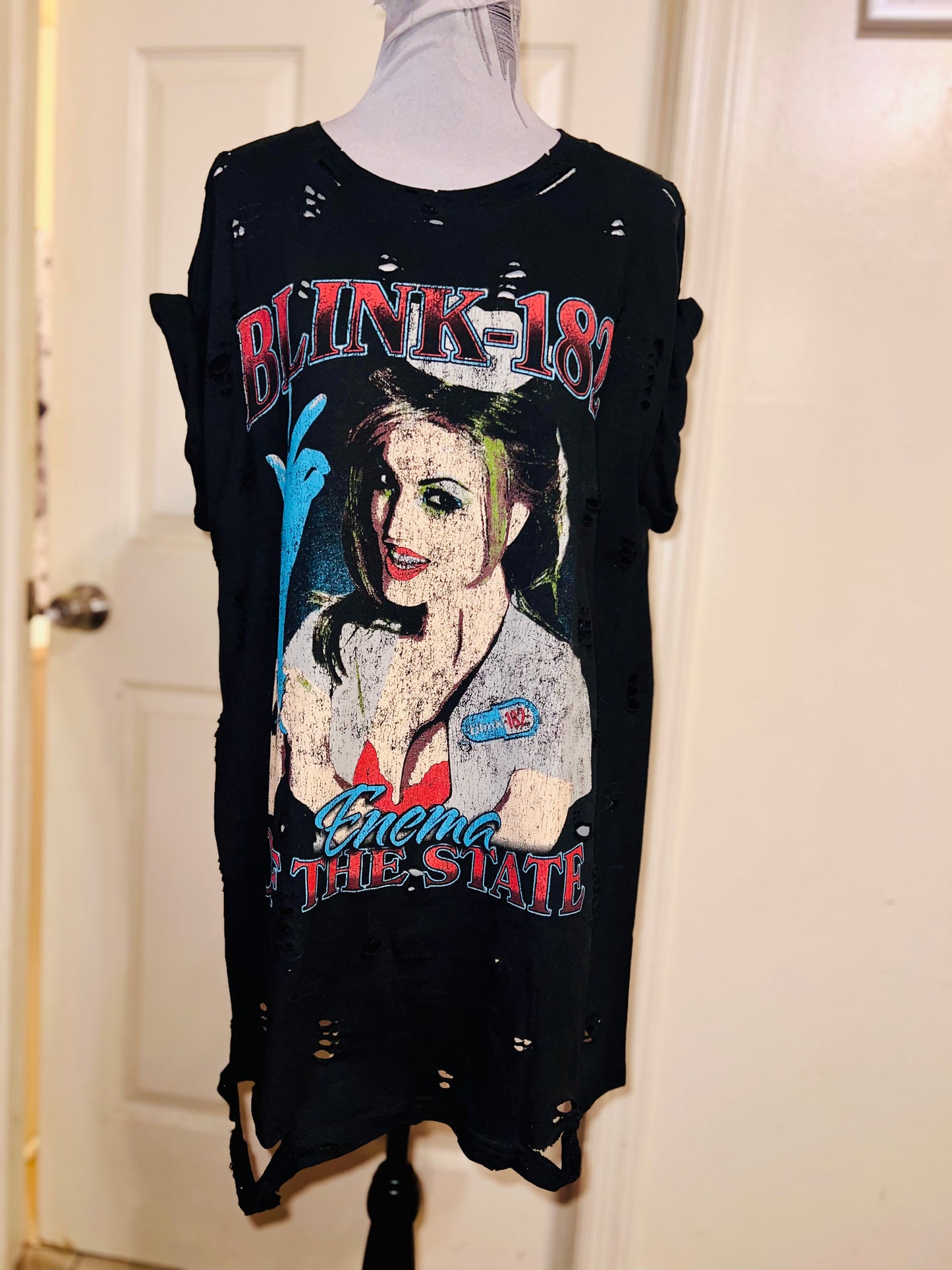 Blink 182 Oversized Distressed Tee