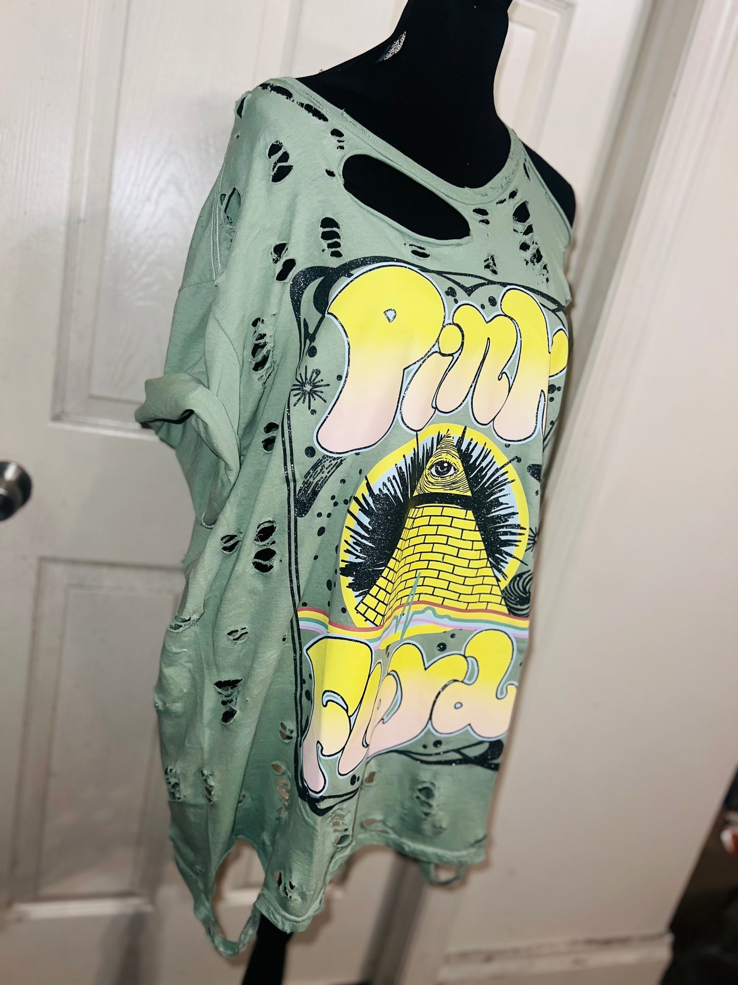 Pink Floyd Oversized Distressed Tee
