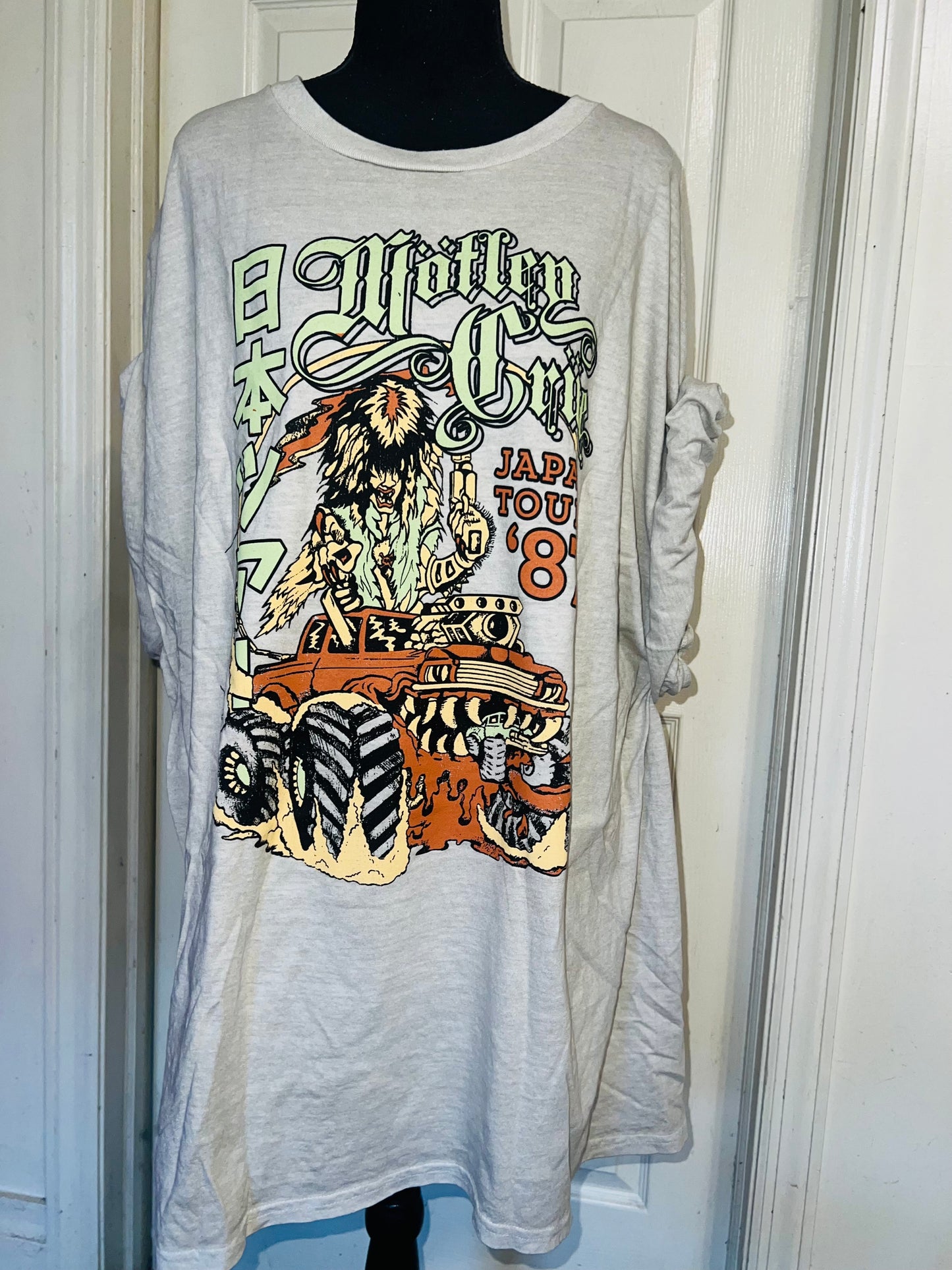 Motley Crue Oversized Distressed Tee