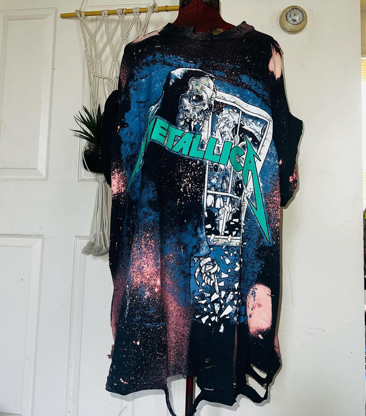 Metallica Oversized Distressed Tee