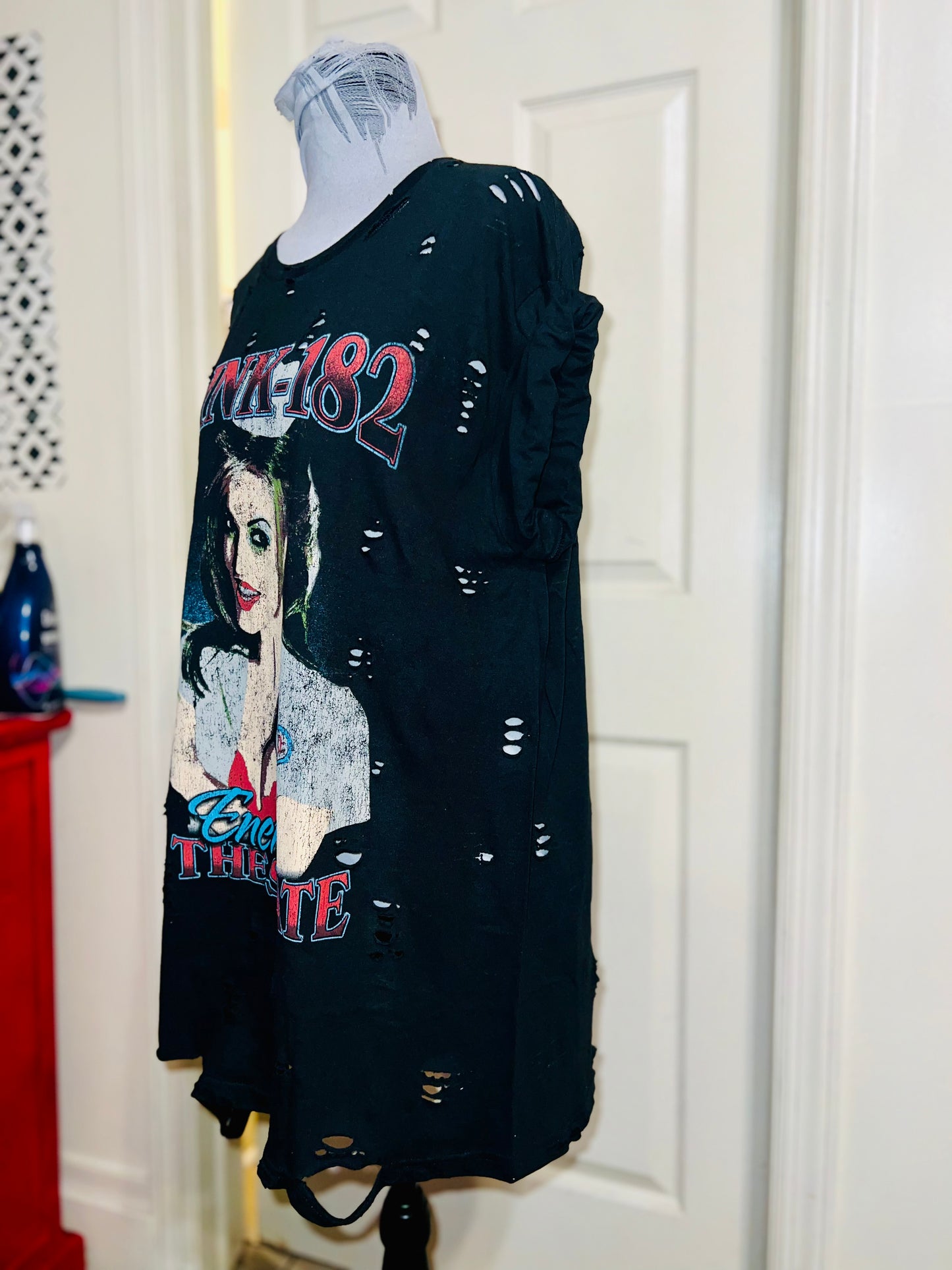 Blink 182 Oversized Distressed Tee