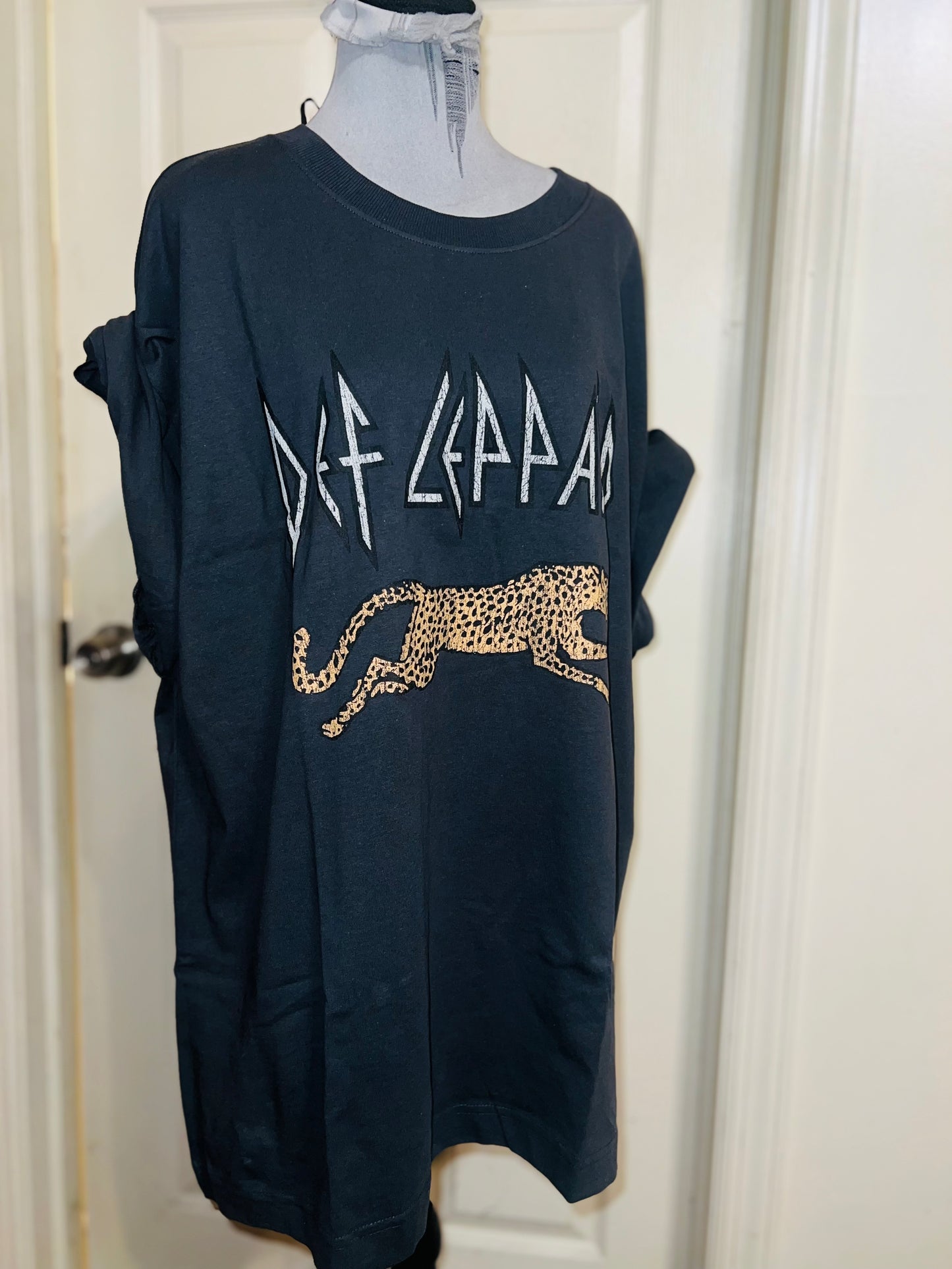 Def Leppard Oversized Distressed Tee