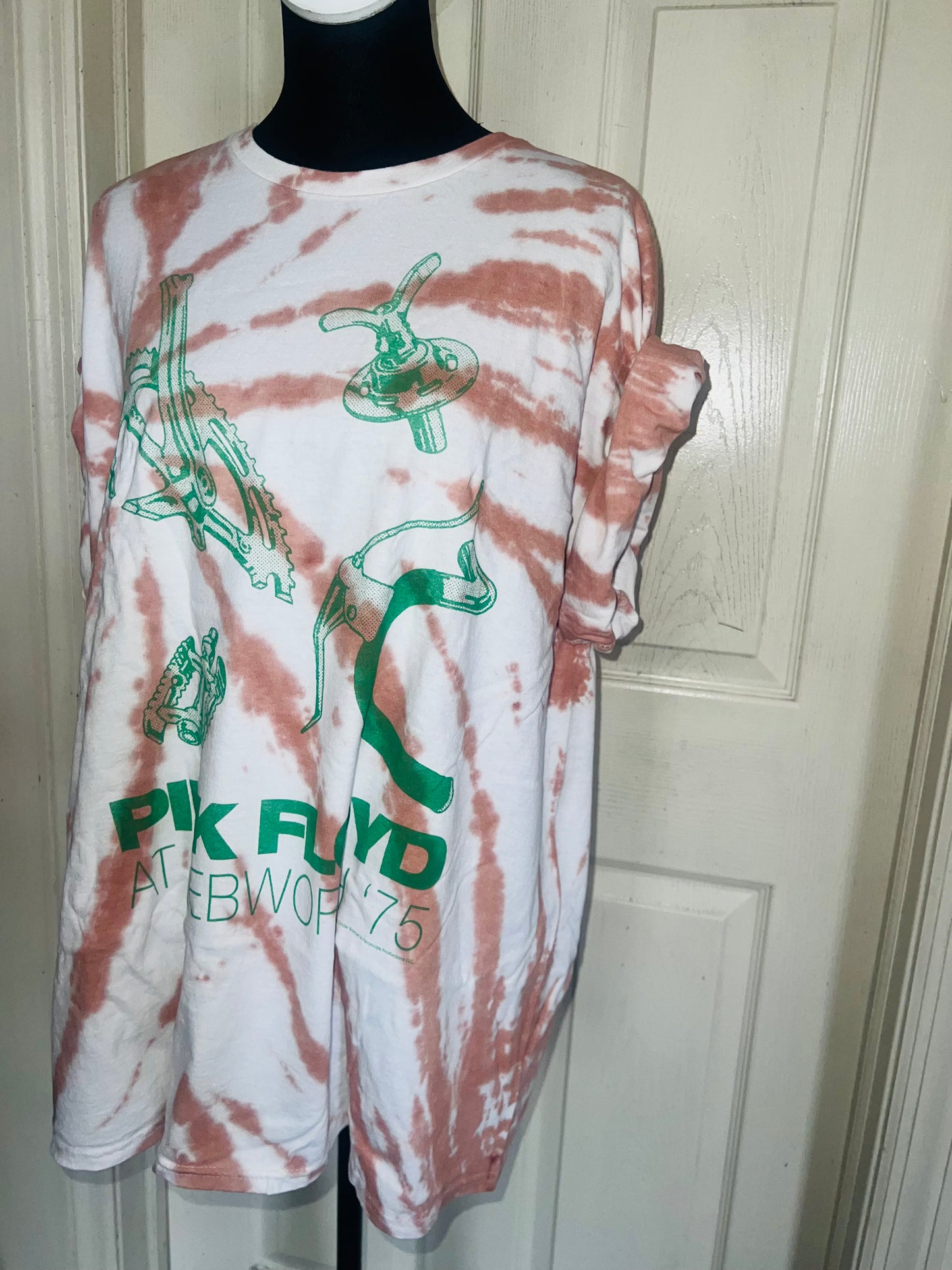 Pink Floyd Oversized Distressed Tee