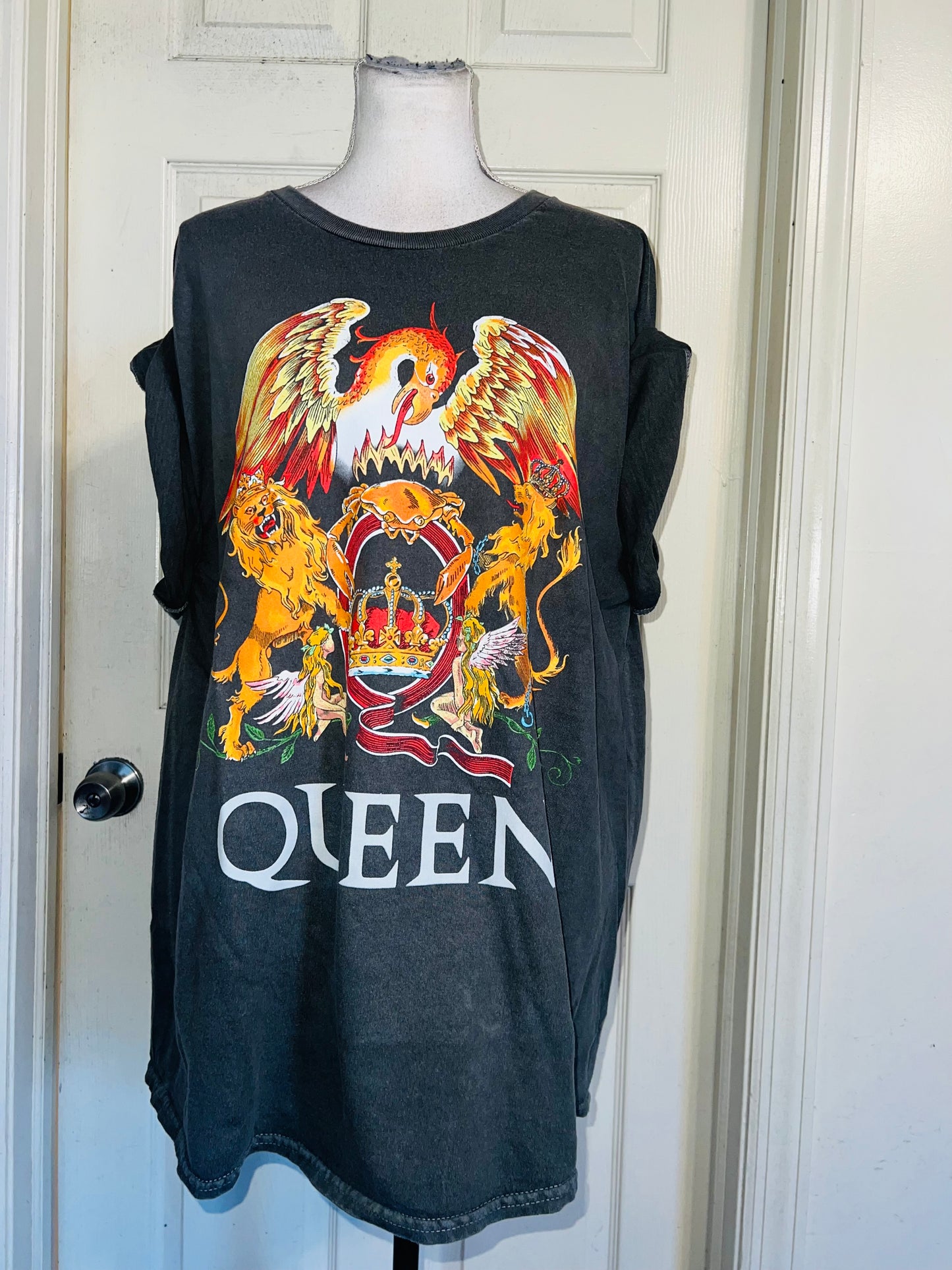 Queen Oversized Distressed Tee